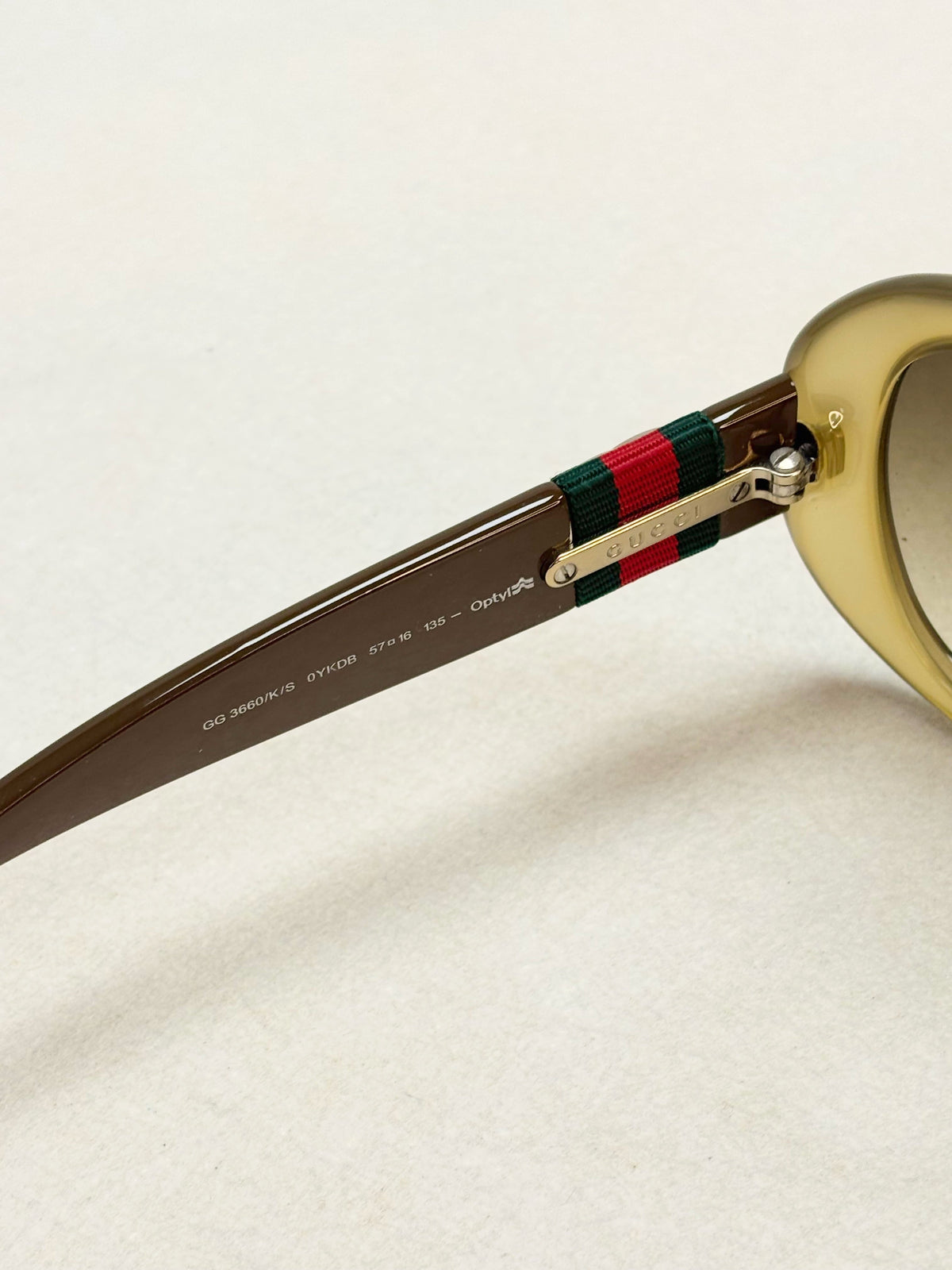 GUCCI Lunettes de soleil