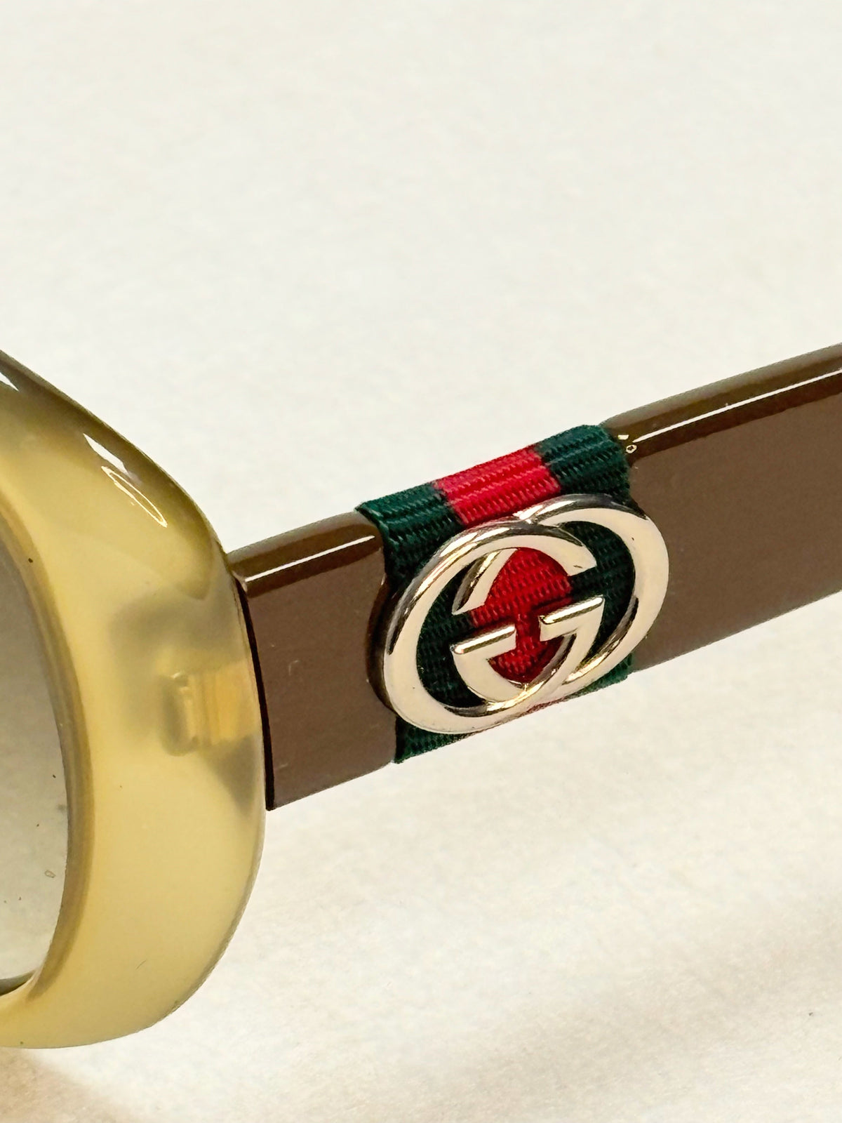 GUCCI Lunettes de soleil