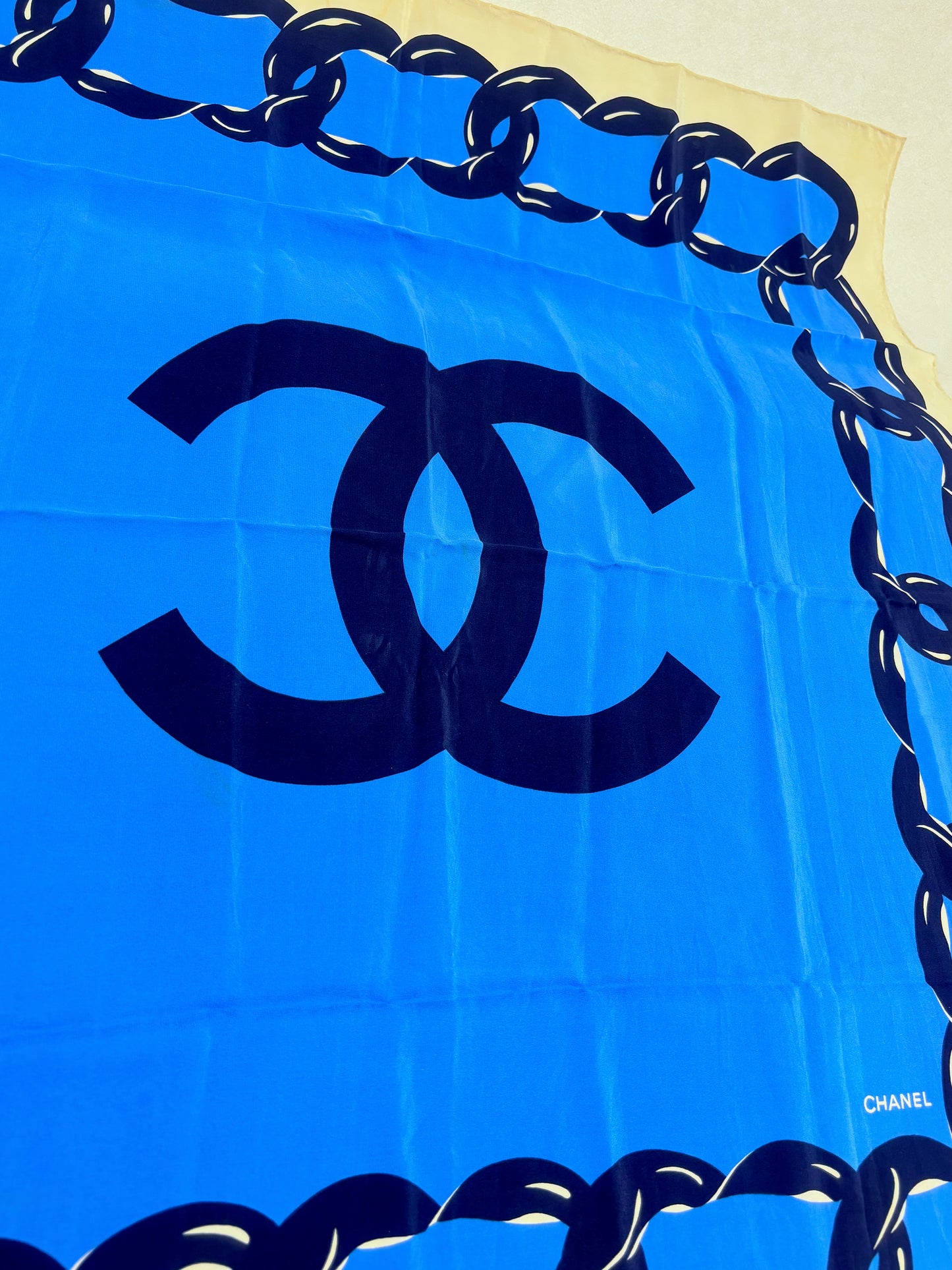 CHANEL Foulard en soie