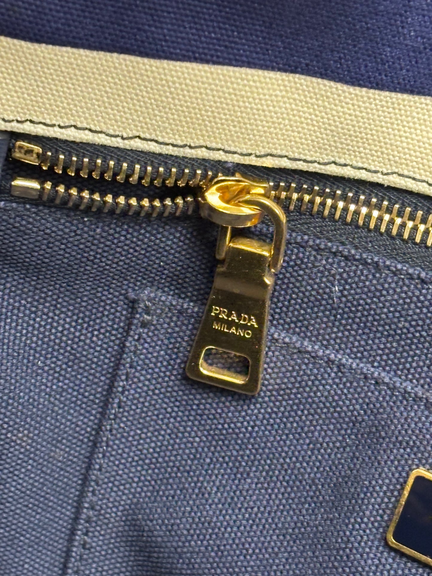 PRADA Sac Cabas Canapa GM