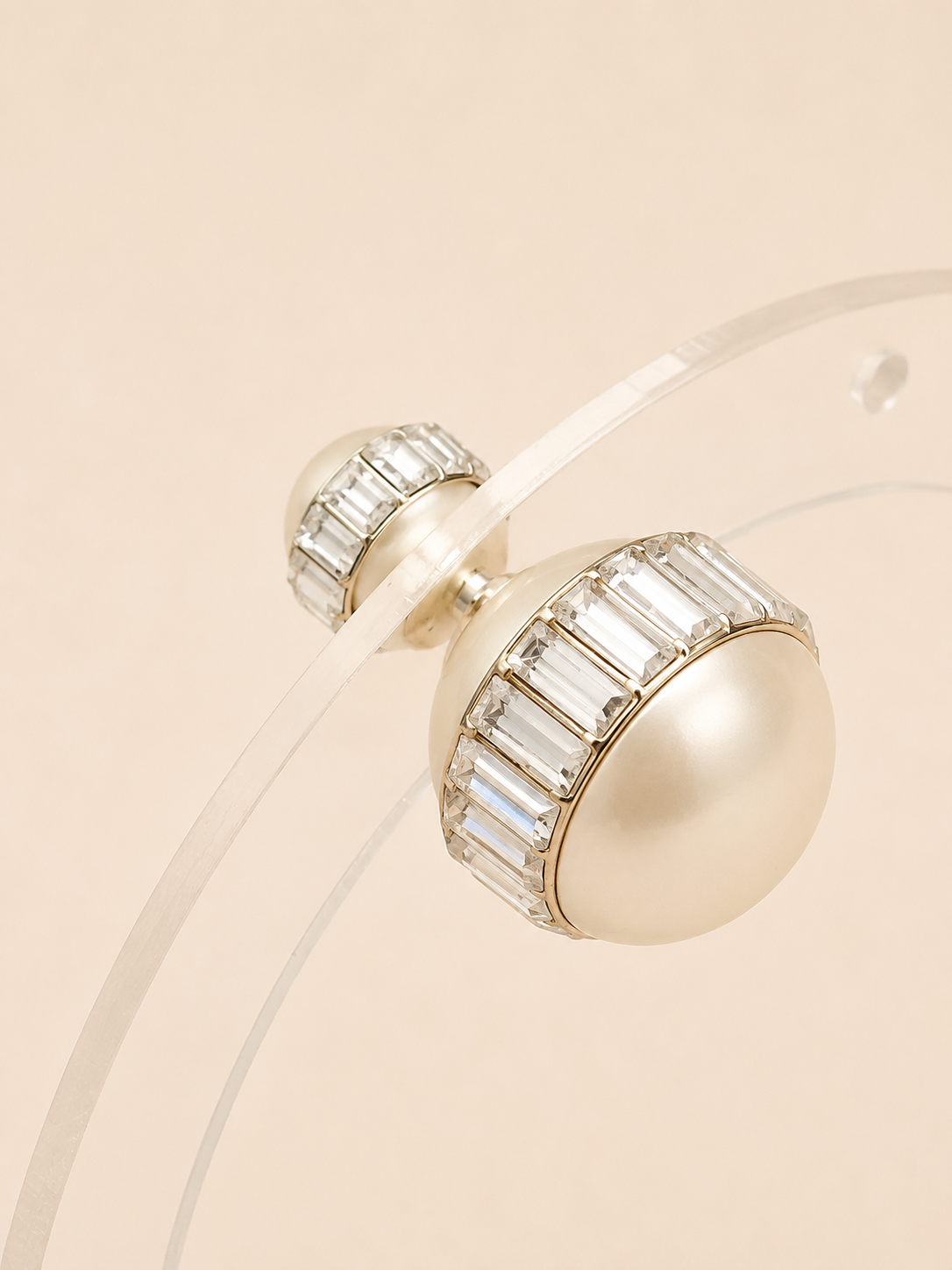 DIOR Boucle d'oreille Tribale solitaire