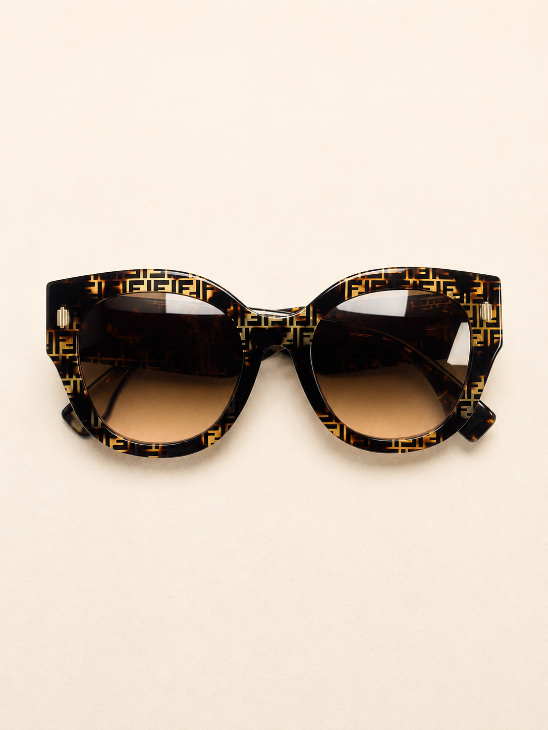 FENDI Lunettes de soleil