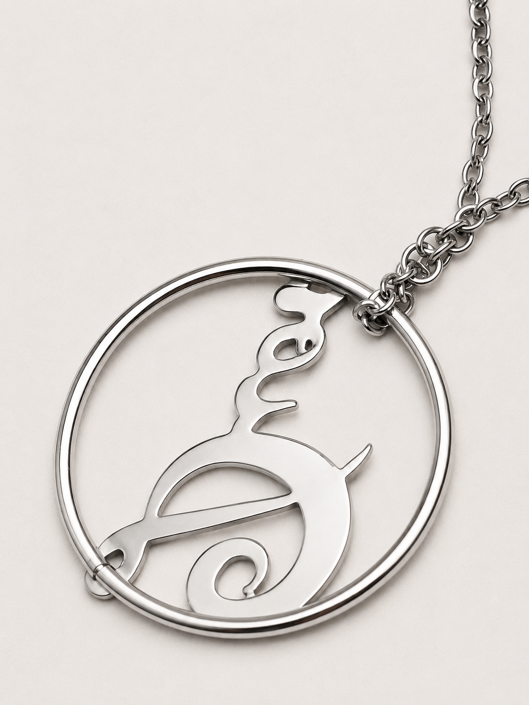 DIOR Collier Logo