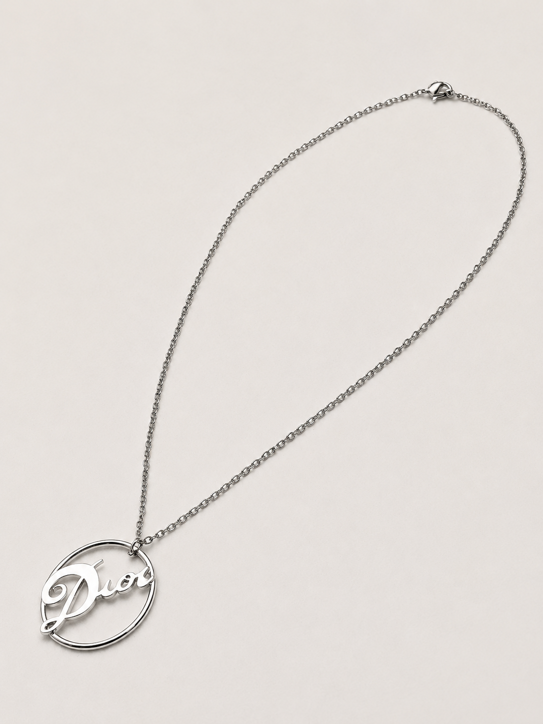 DIOR Collier Logo