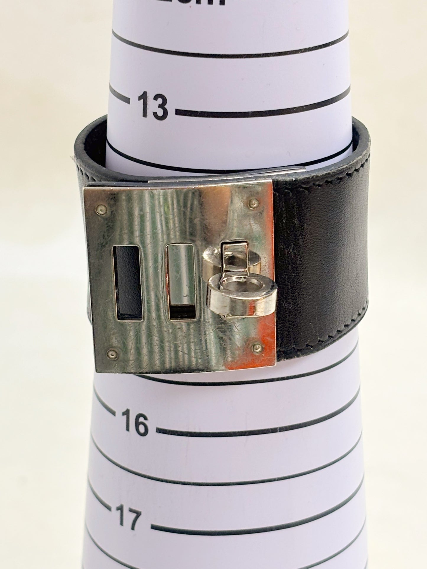HERMÈS Bracelet Kelly Dog