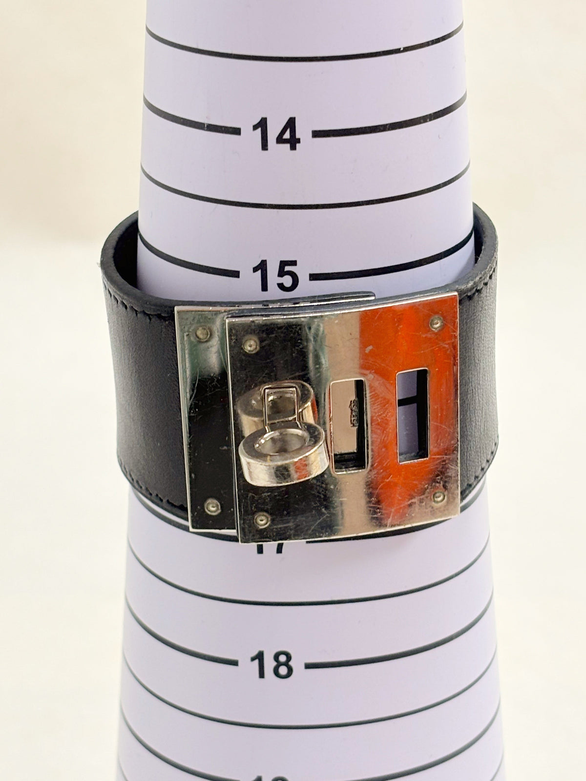 HERMÈS Bracelet Kelly Dog