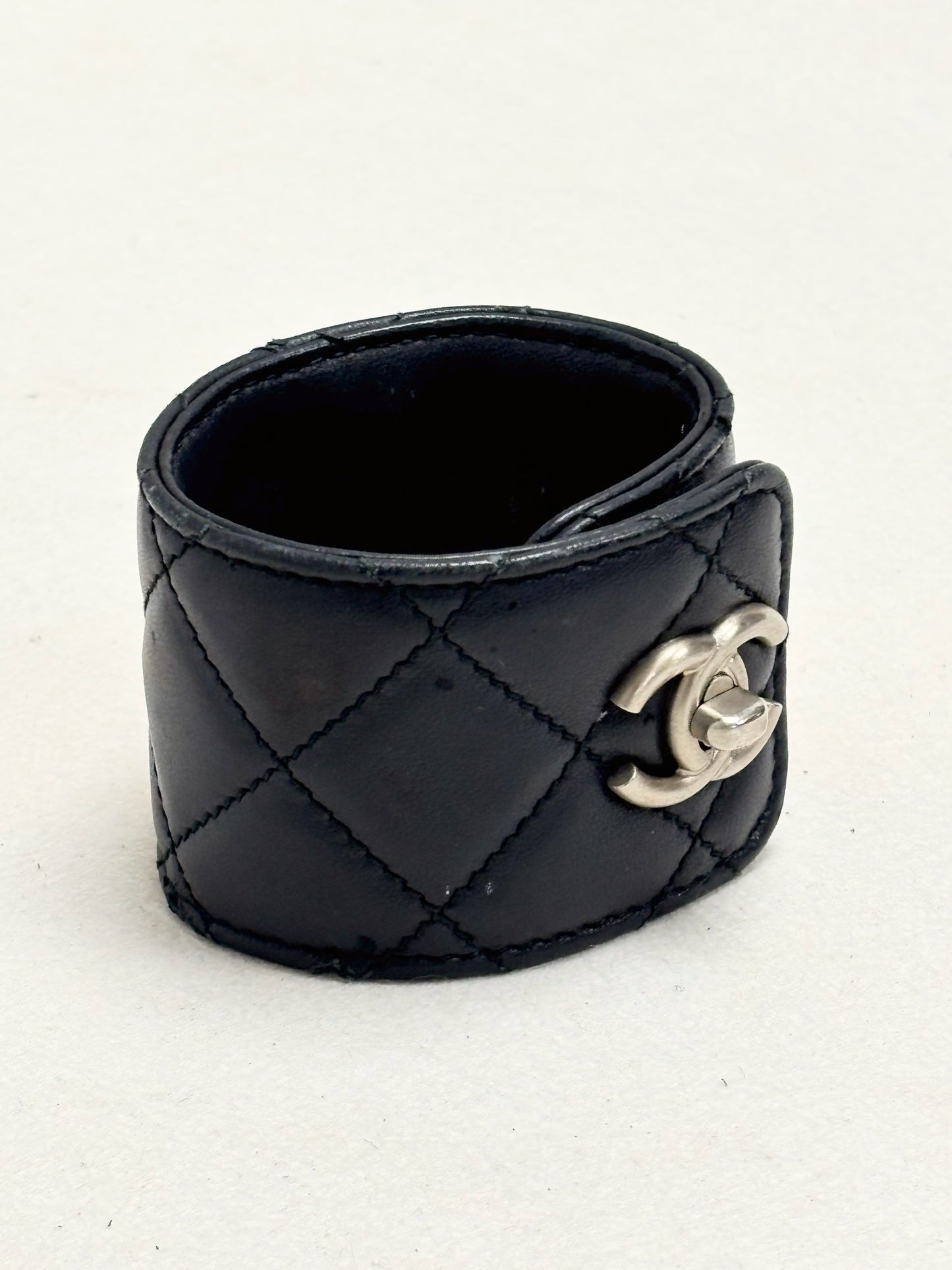 CHANEL Bracelet Manchette Cuir