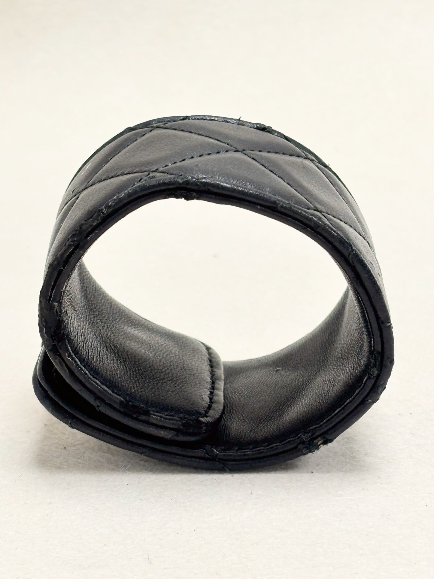 CHANEL Bracelet Manchette Cuir