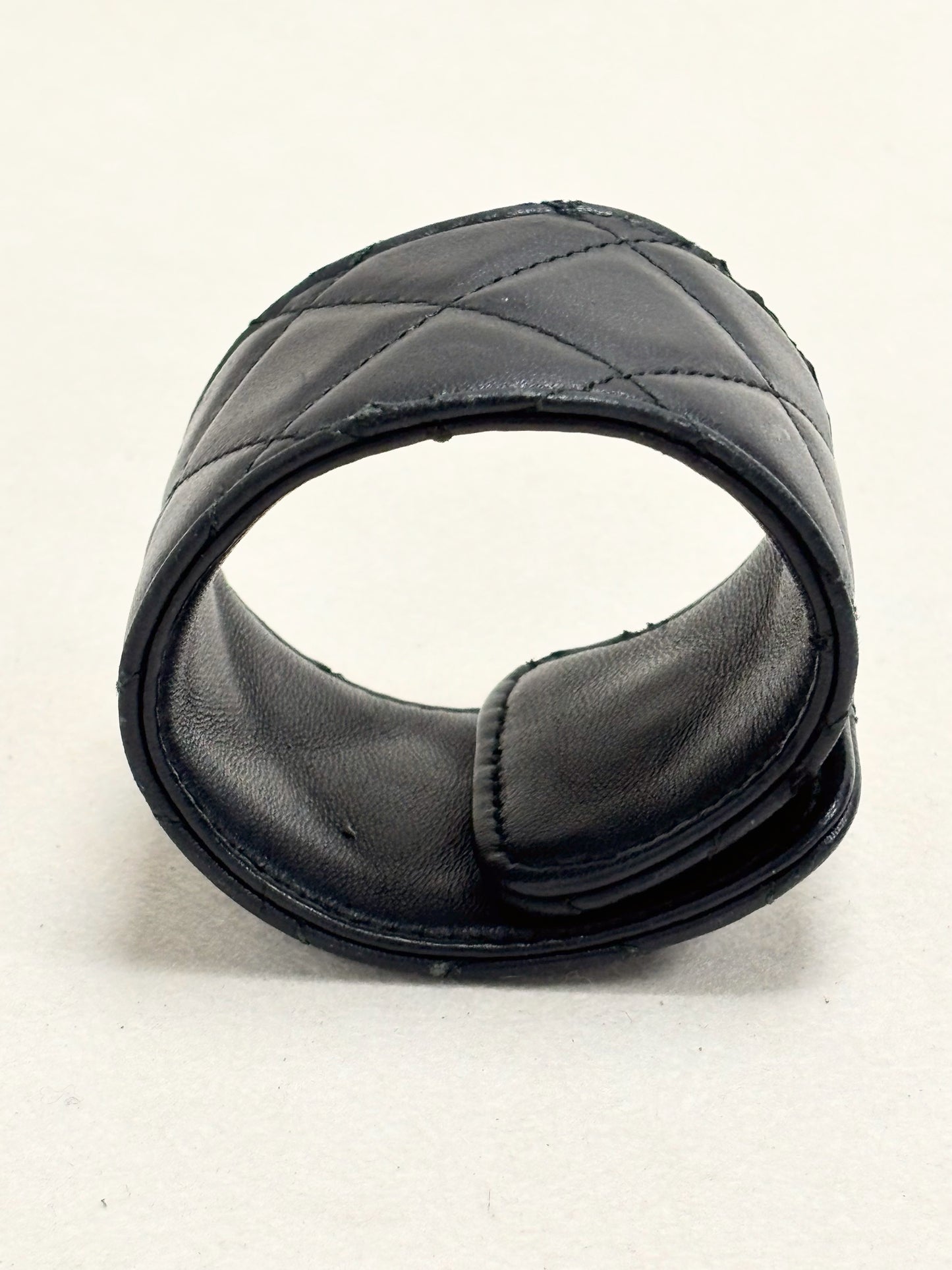 CHANEL Bracelet Manchette Cuir