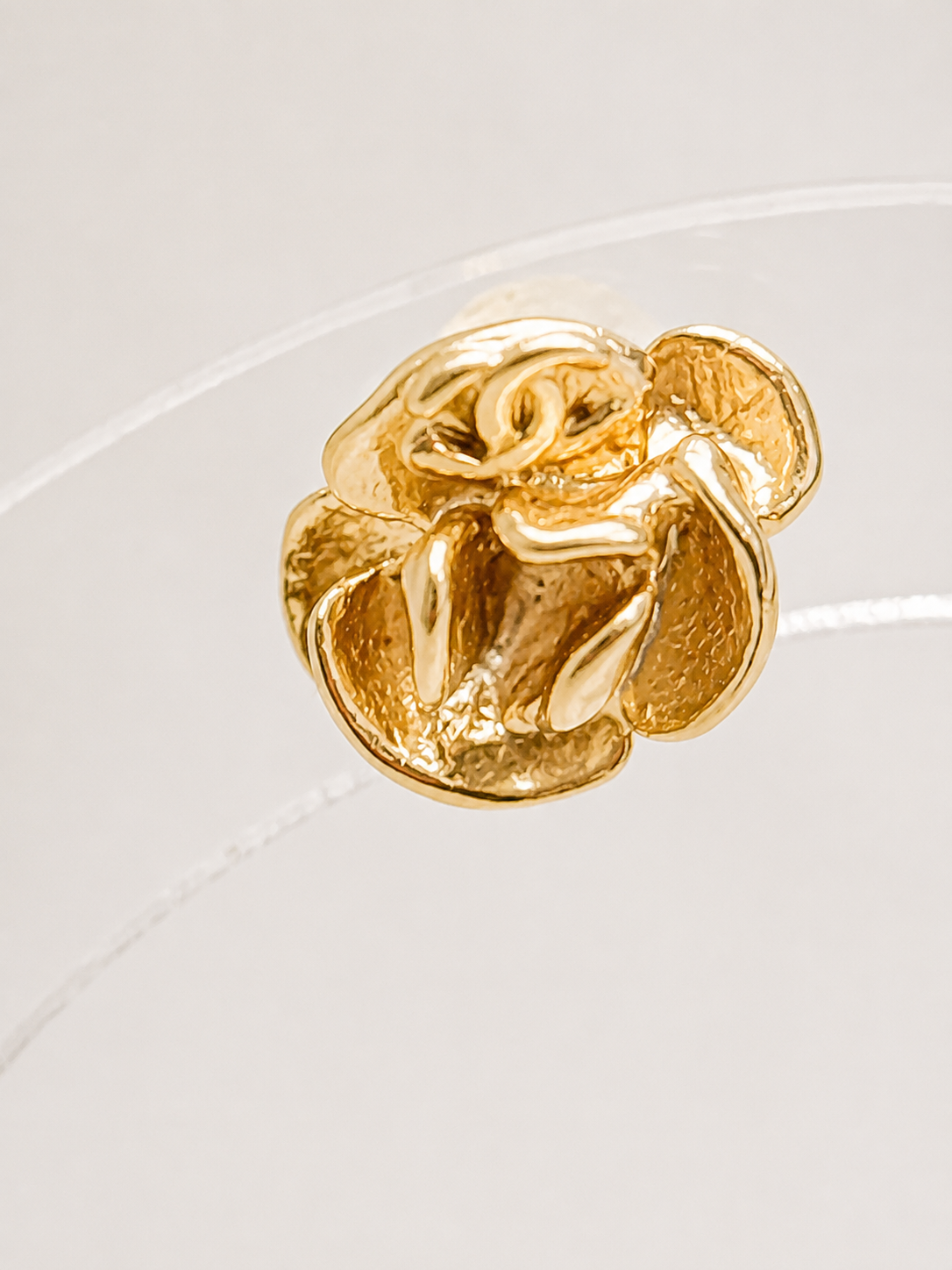CHANEL Boucles d'oreilles Camélia
