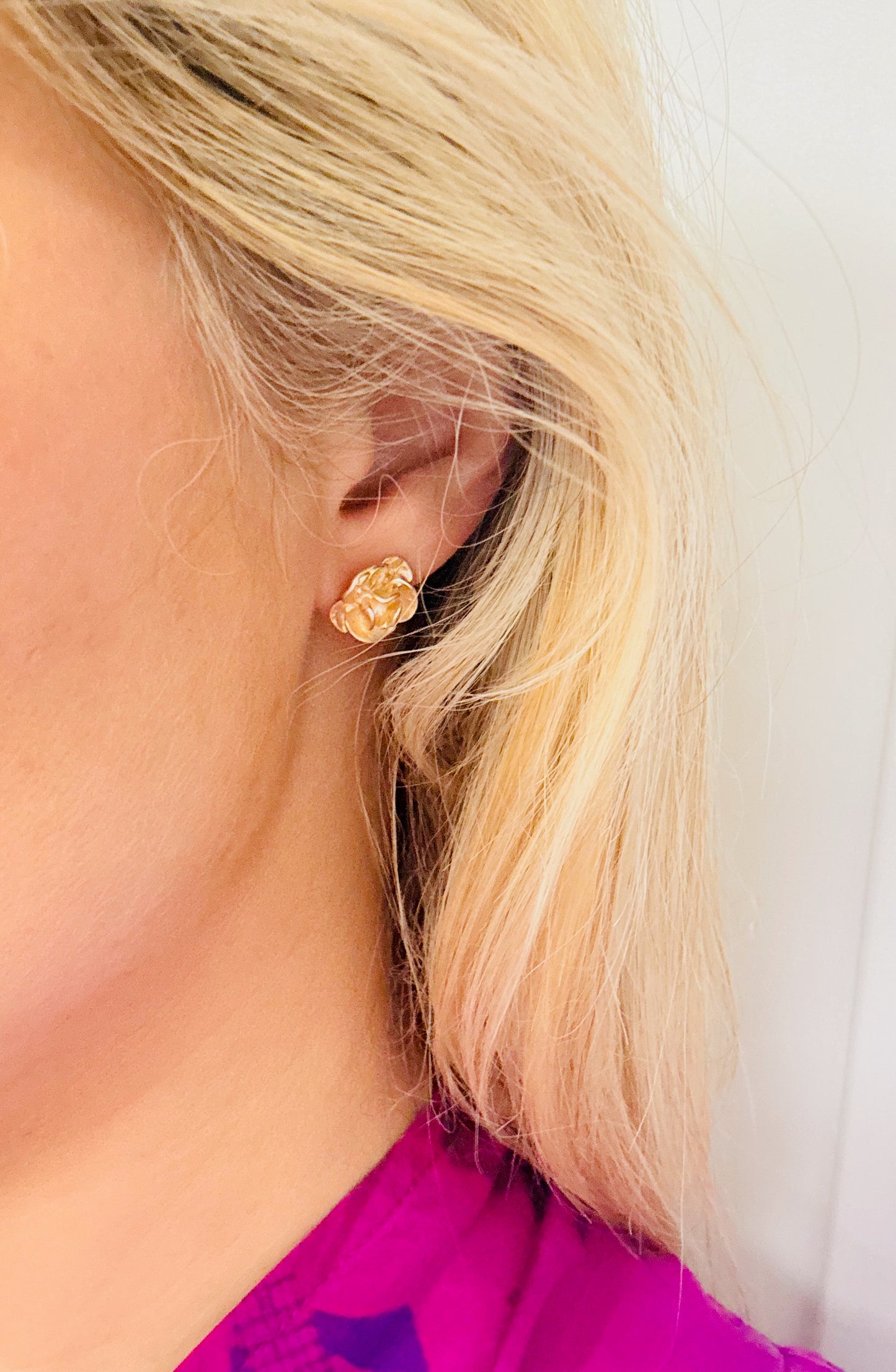 CHANEL Boucles d'oreilles Camélia