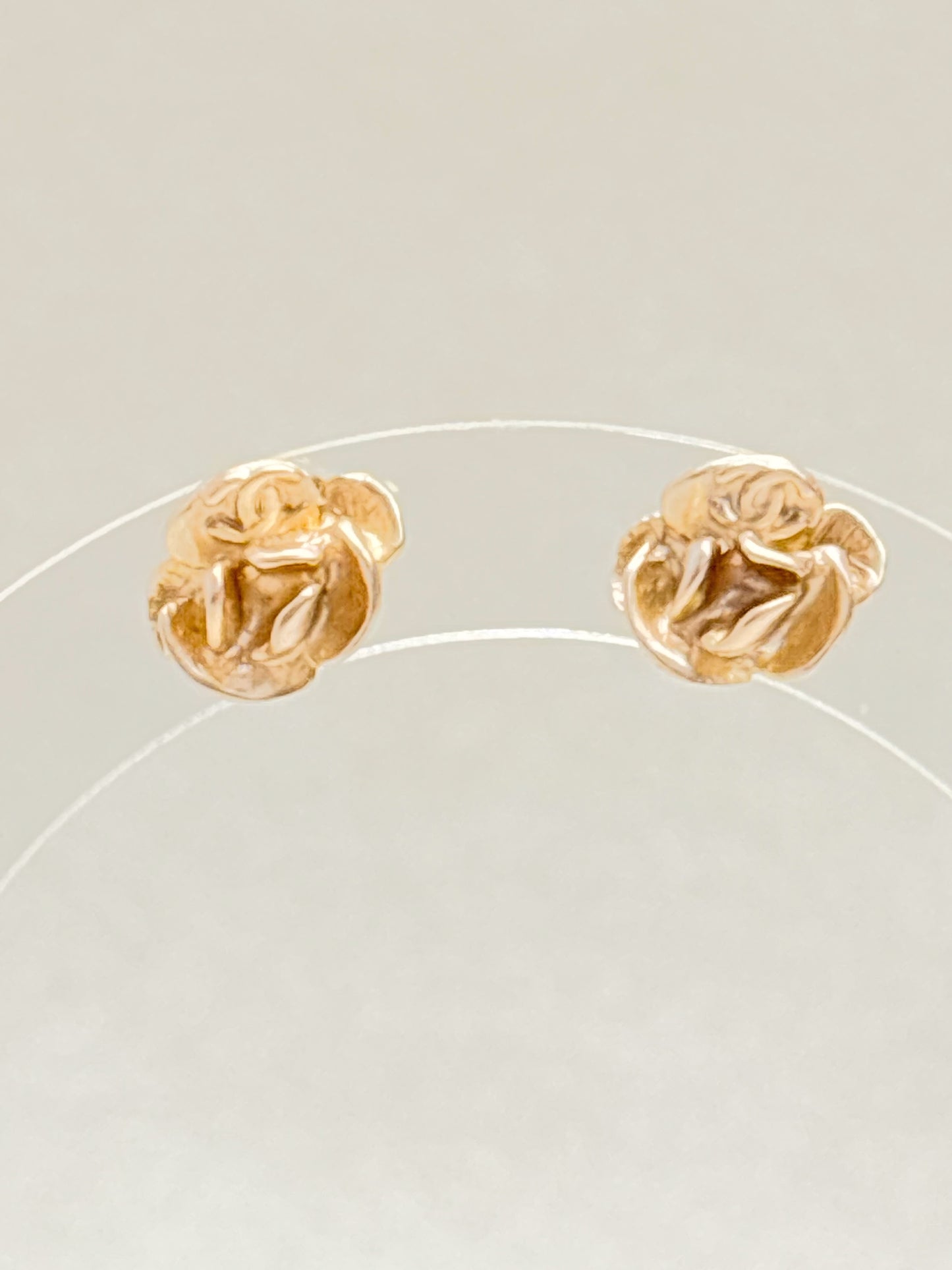 CHANEL Boucles d'oreilles Camélia