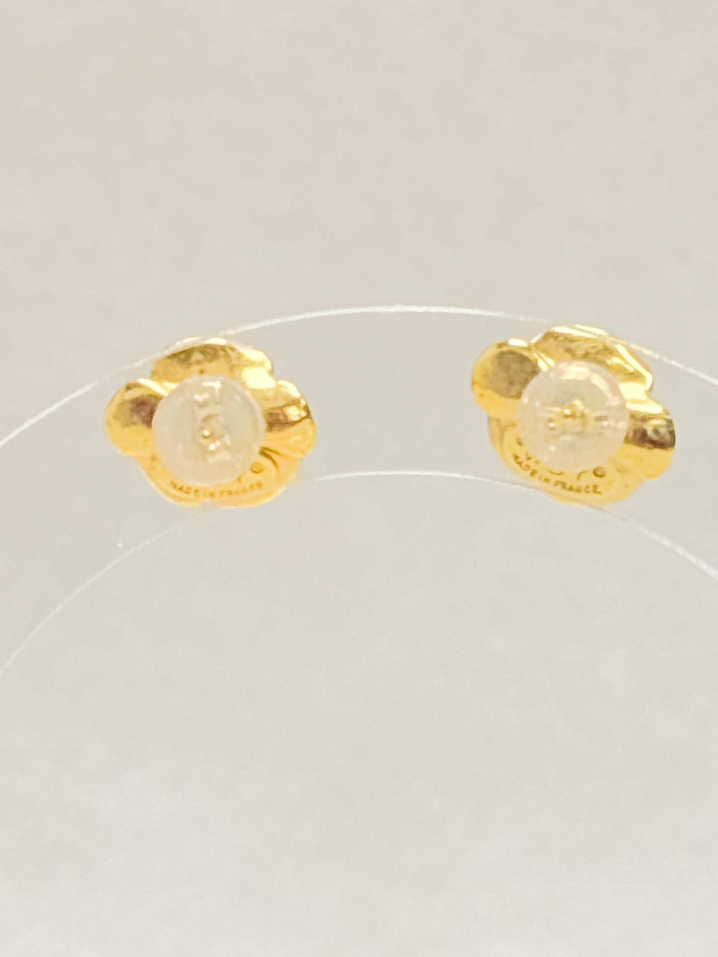 CHANEL Boucles d'oreilles Camélia