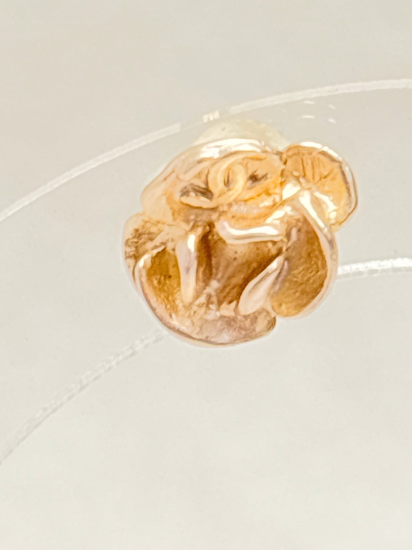 CHANEL Boucles d'oreilles Camélia