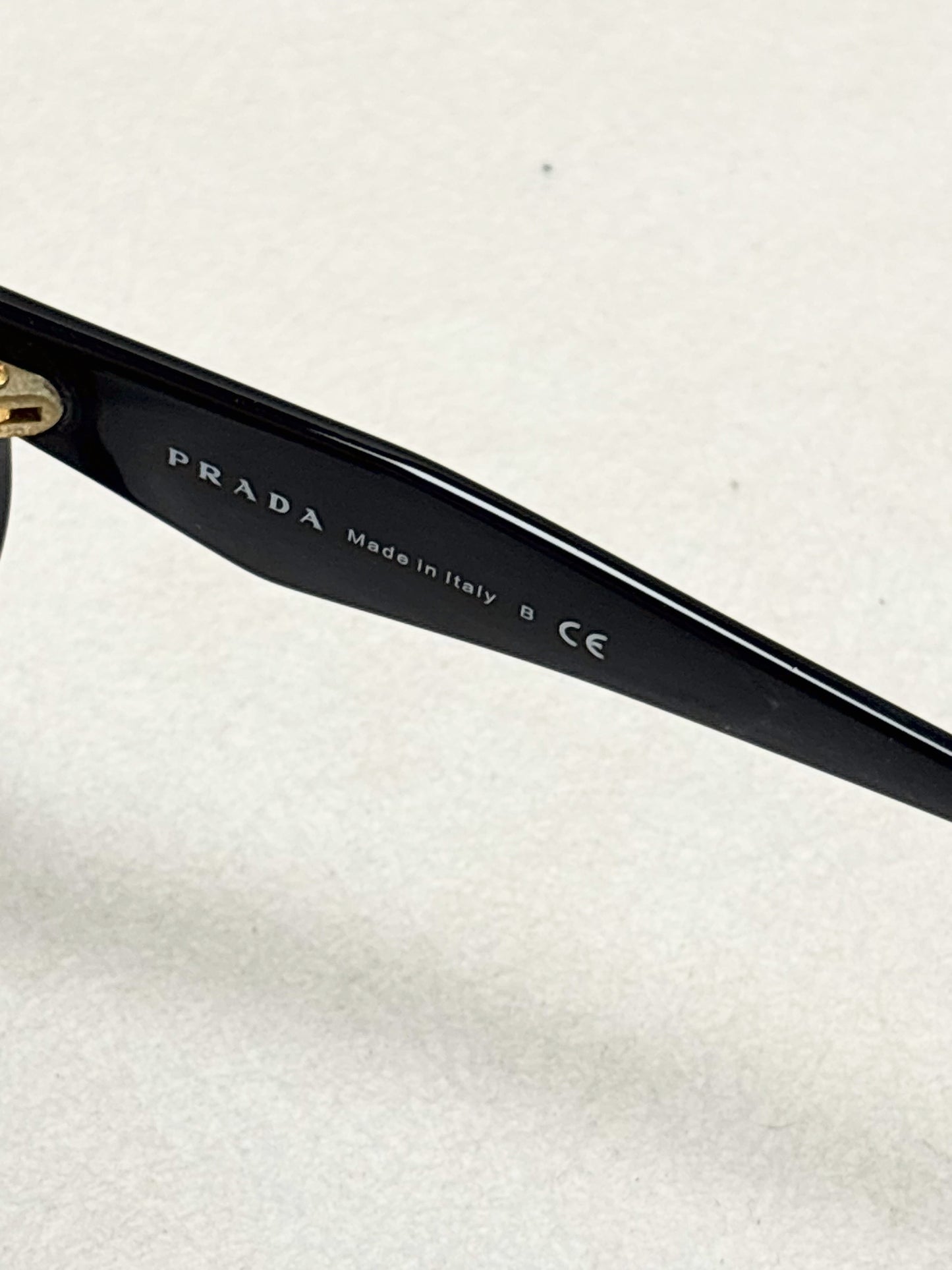PRADA Lunettes de soleil