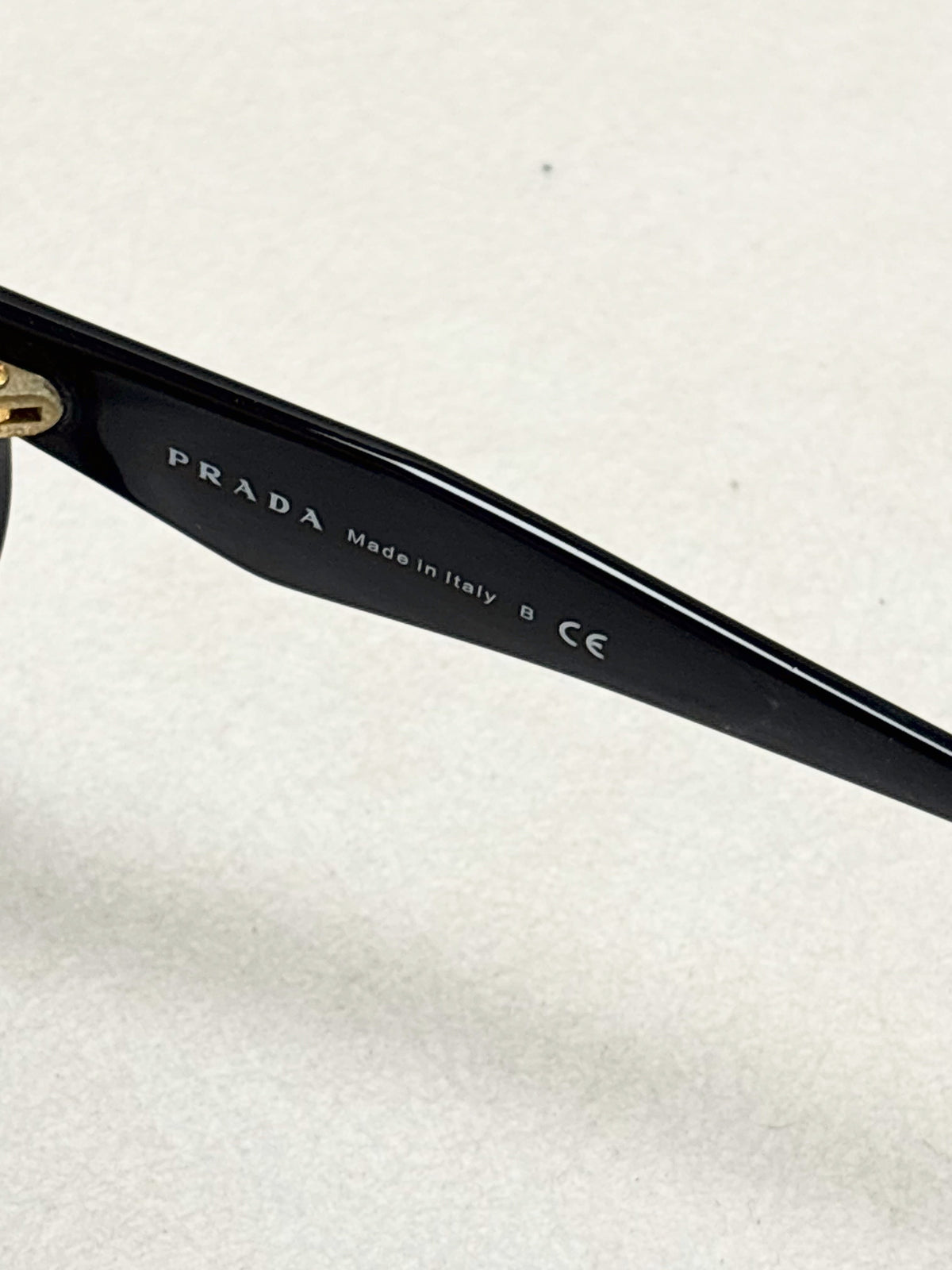 PRADA Lunettes de soleil