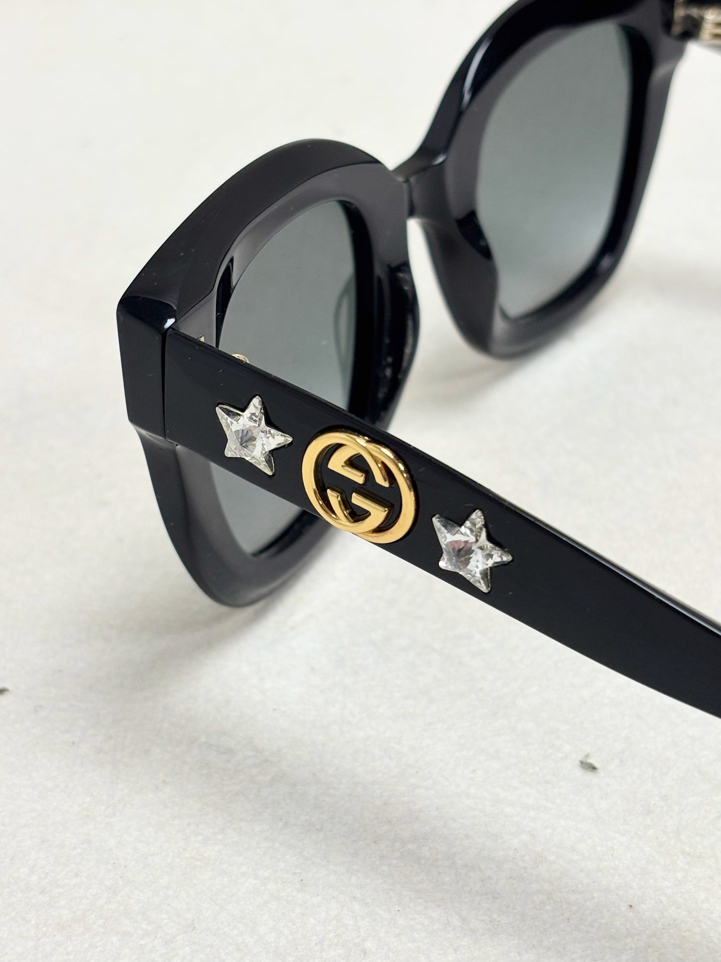GUCCI Lunettes de soleil
