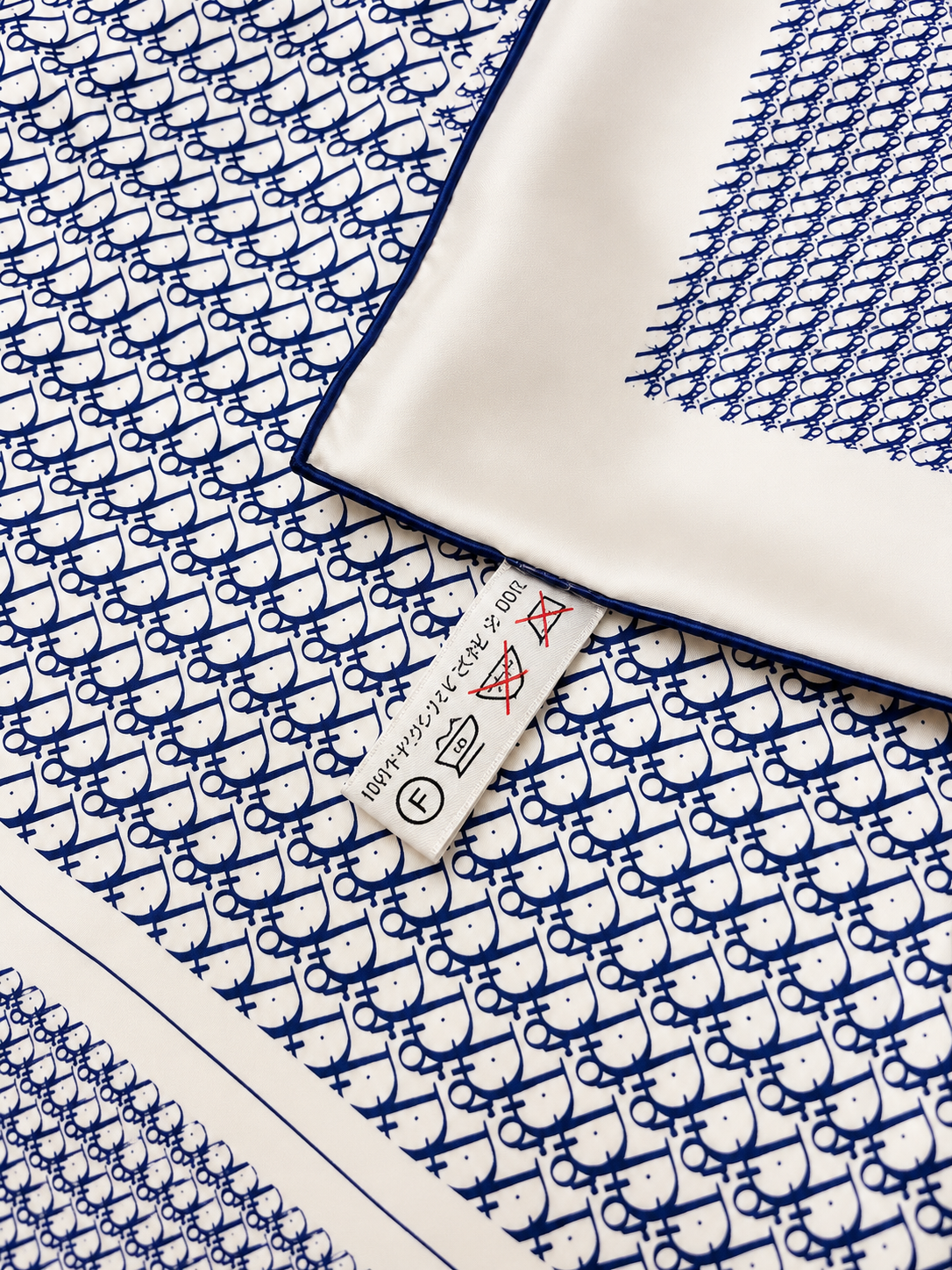 DIOR Foulard Carré Oblique en soie