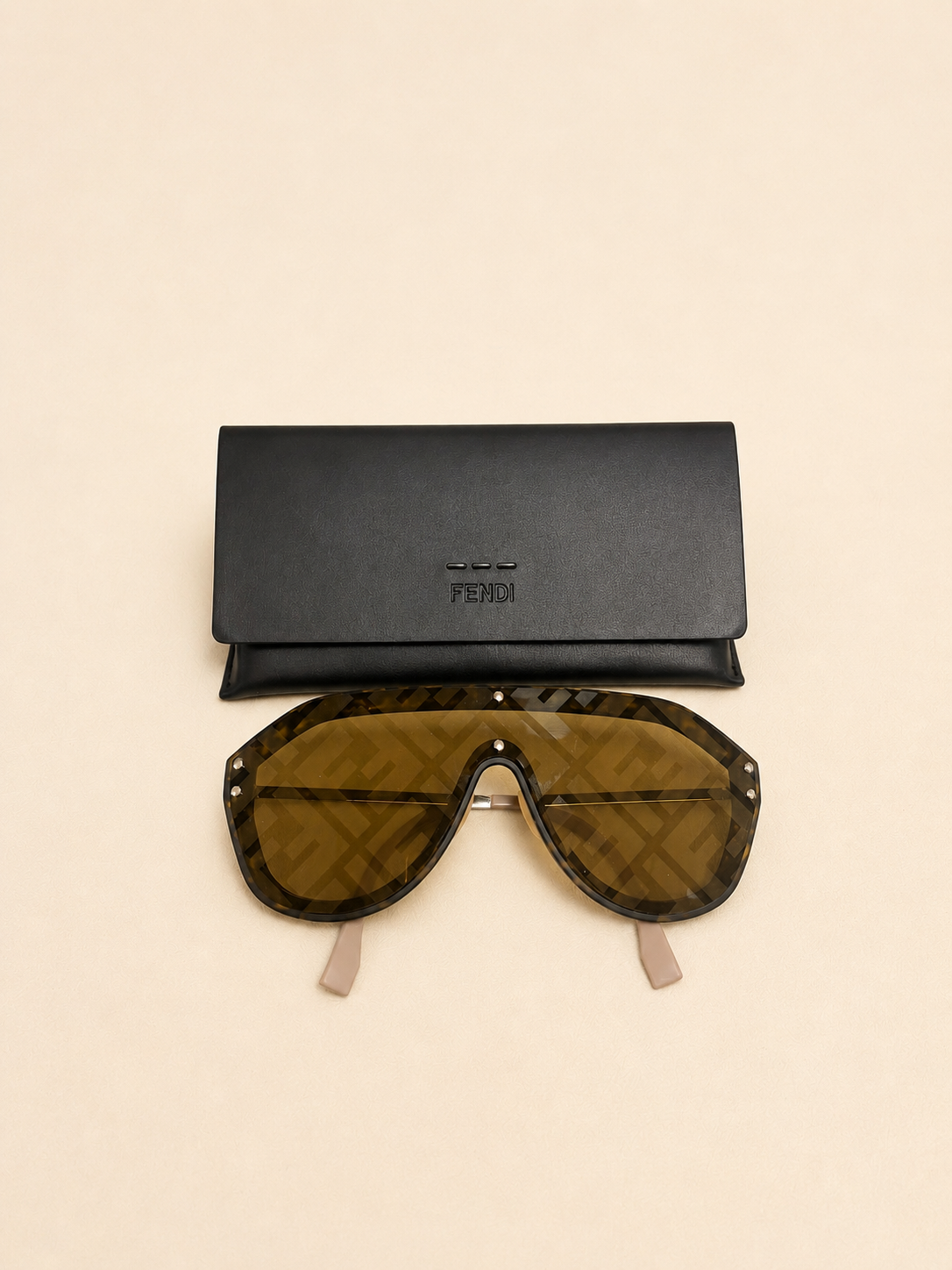 FENDI Lunettes de soleil Fabulous Shield