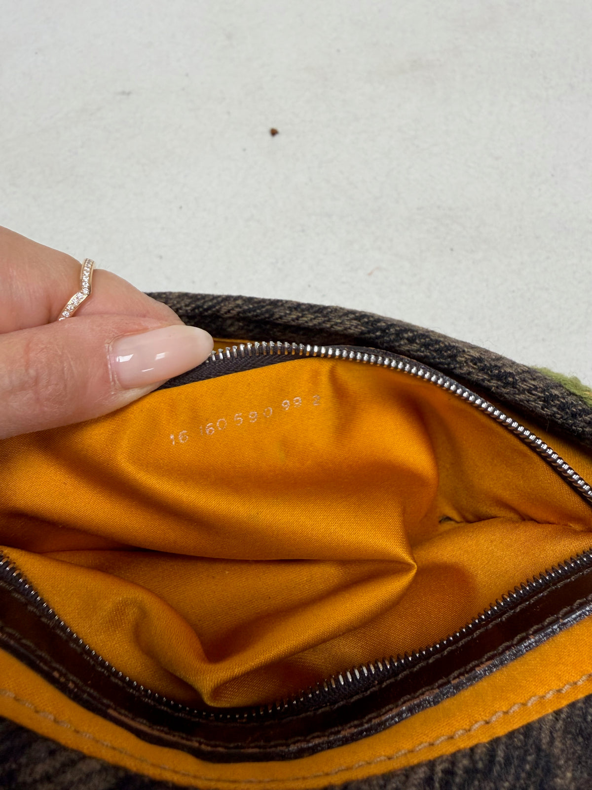 FENDI Sac Baguette Zucca brodé