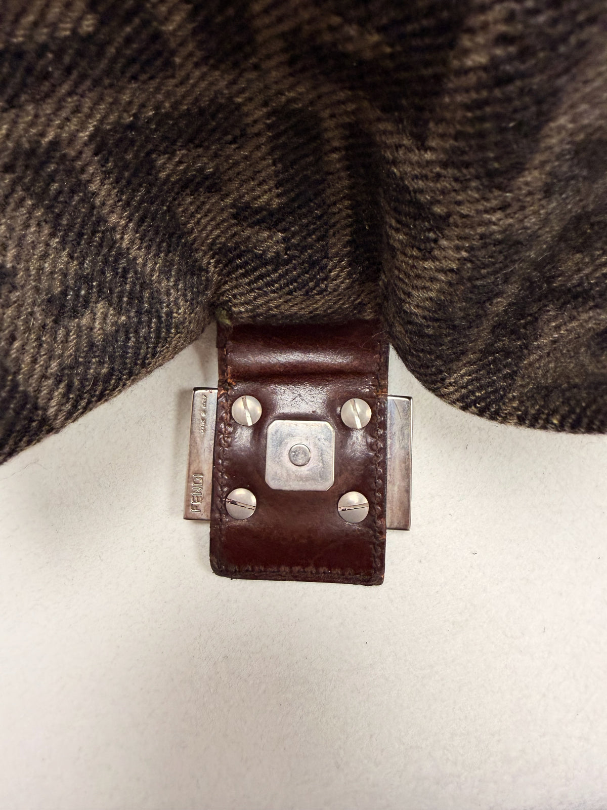 FENDI Sac Baguette Zucca brodé