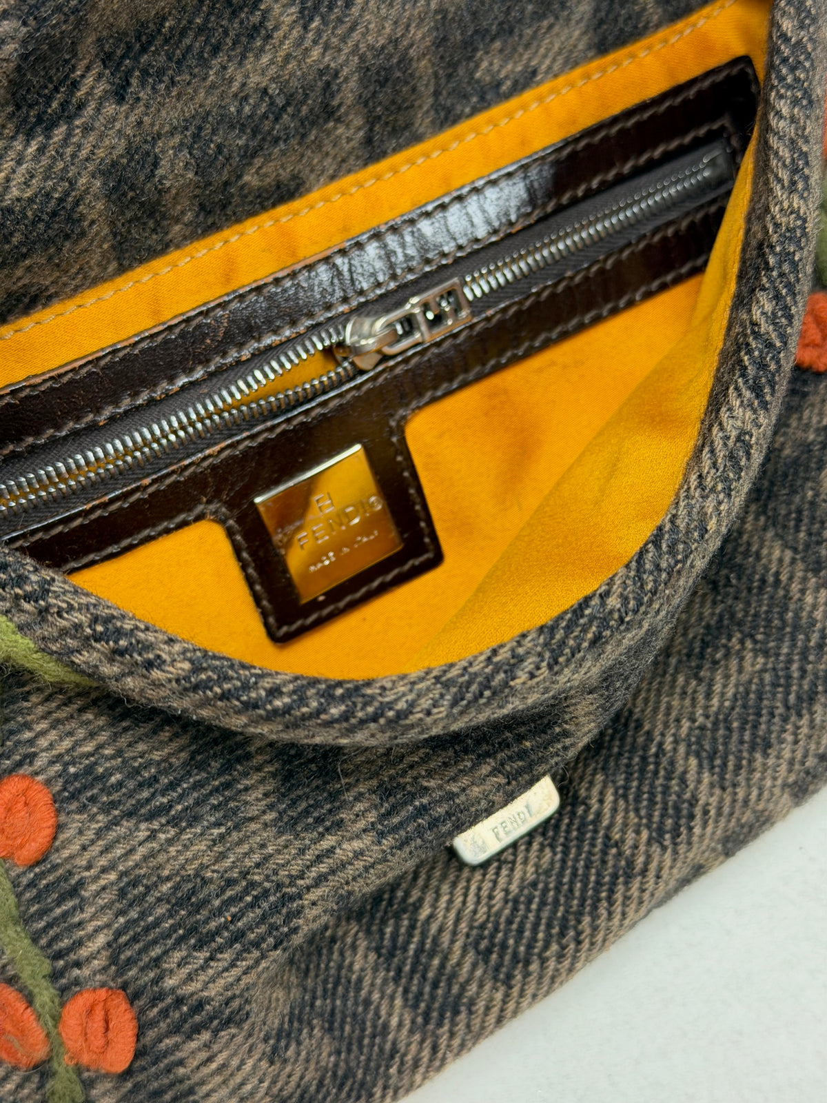 FENDI Sac Baguette Zucca brodé
