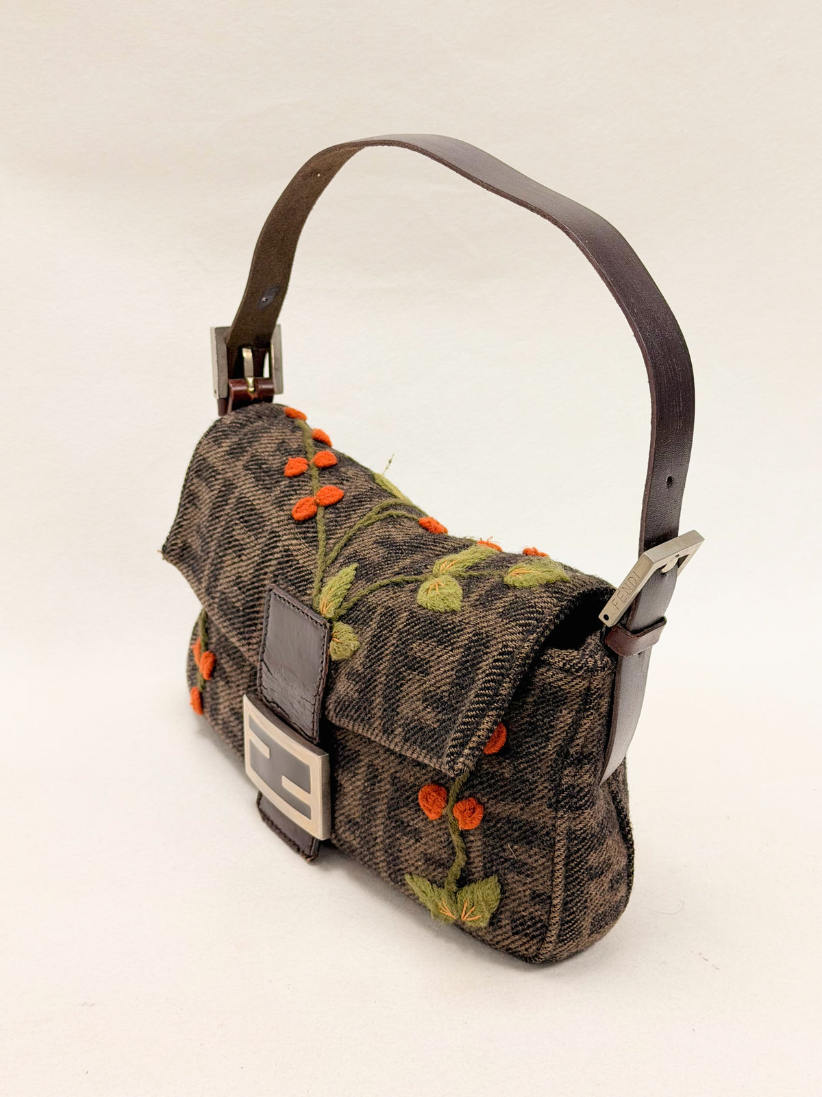 FENDI Sac Baguette Zucca brodé