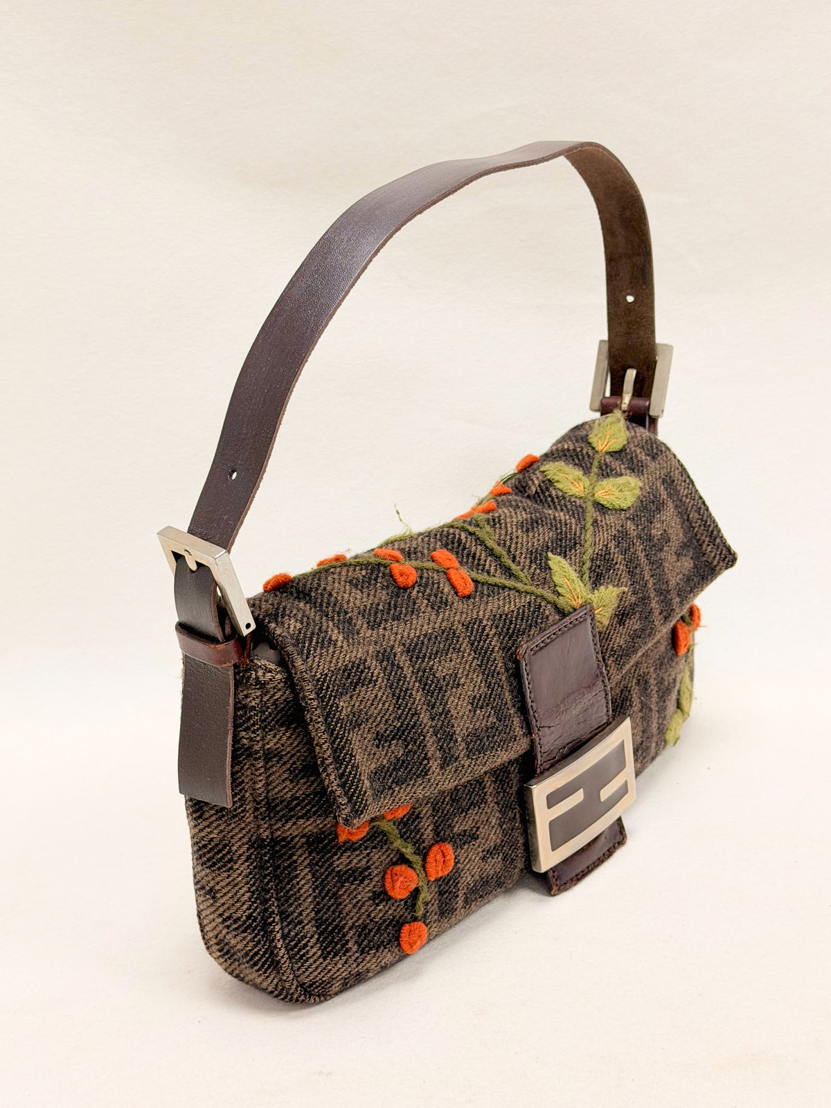 FENDI Sac Baguette Zucca brodé