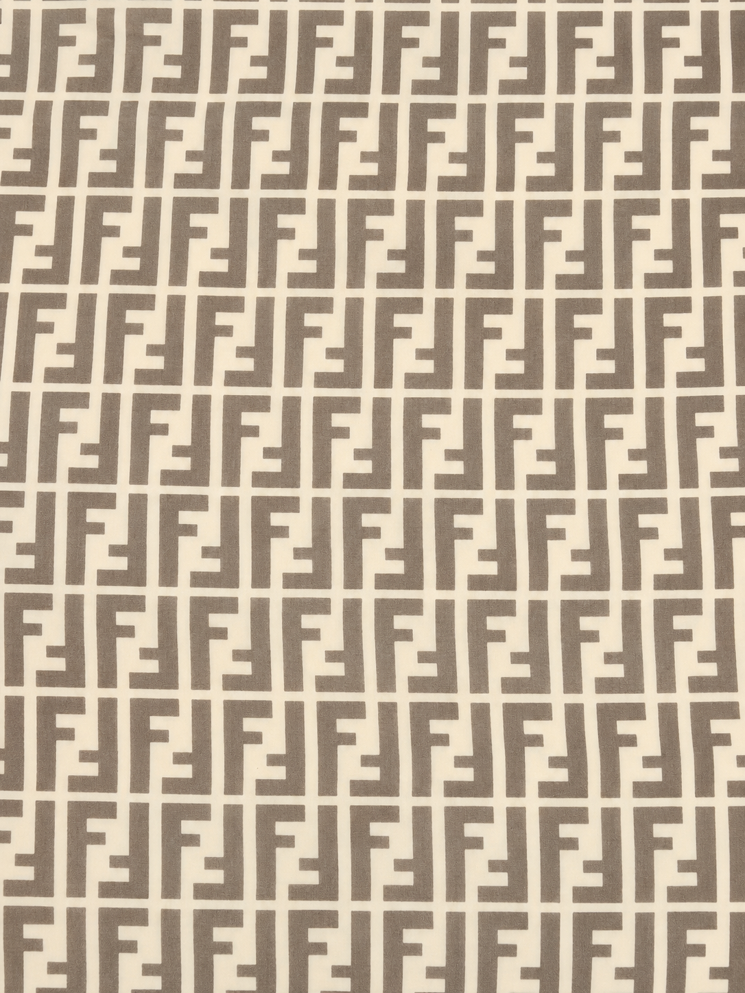 FENDI Foulard Carré en Soie Zucca