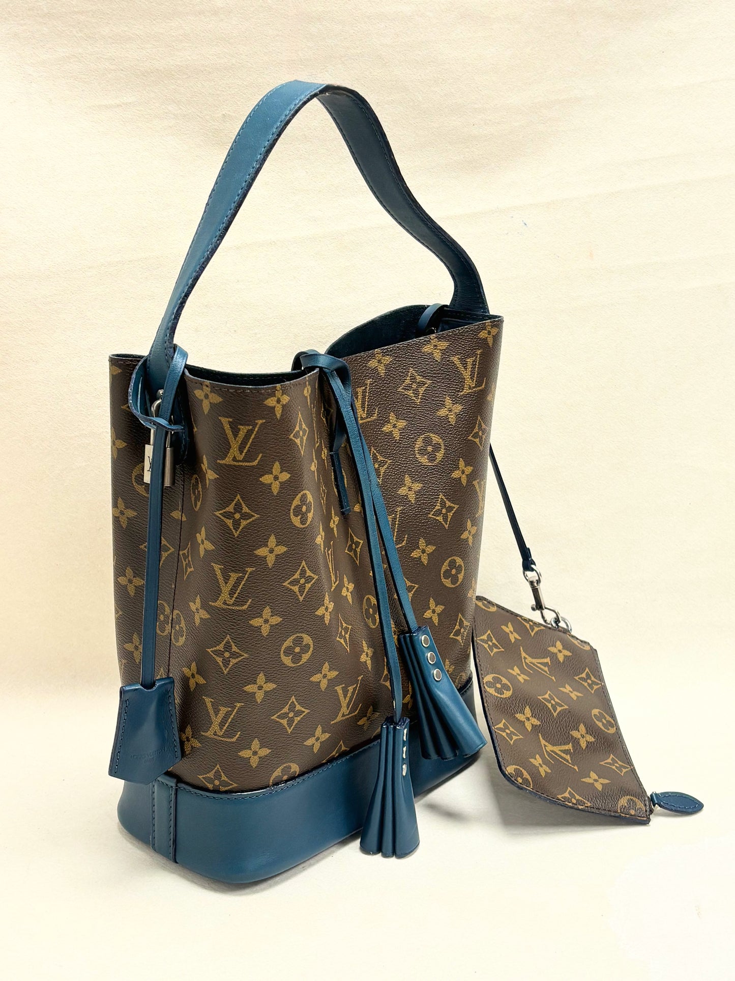 LOUIS VUITTON Sac Idole