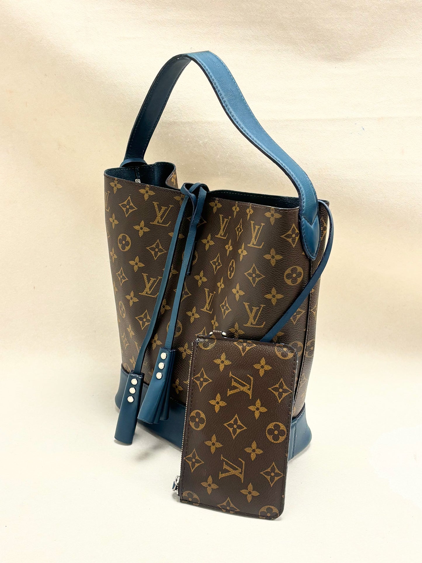 LOUIS VUITTON Sac Idole