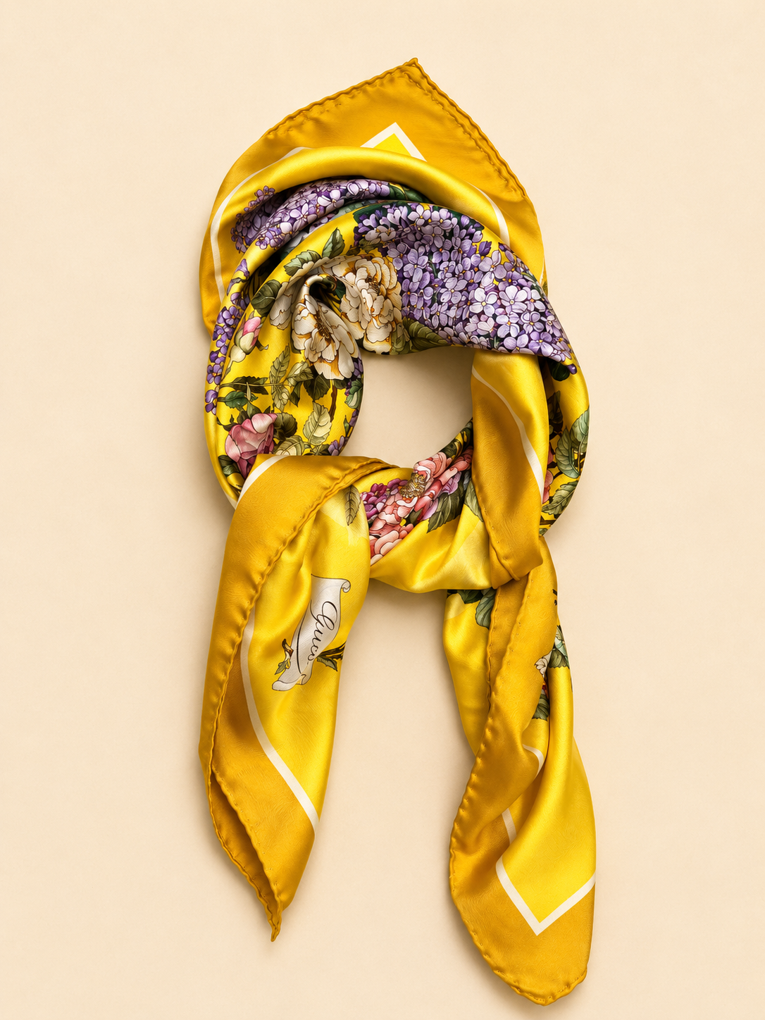 GUCCI Foulard Carré en Soie