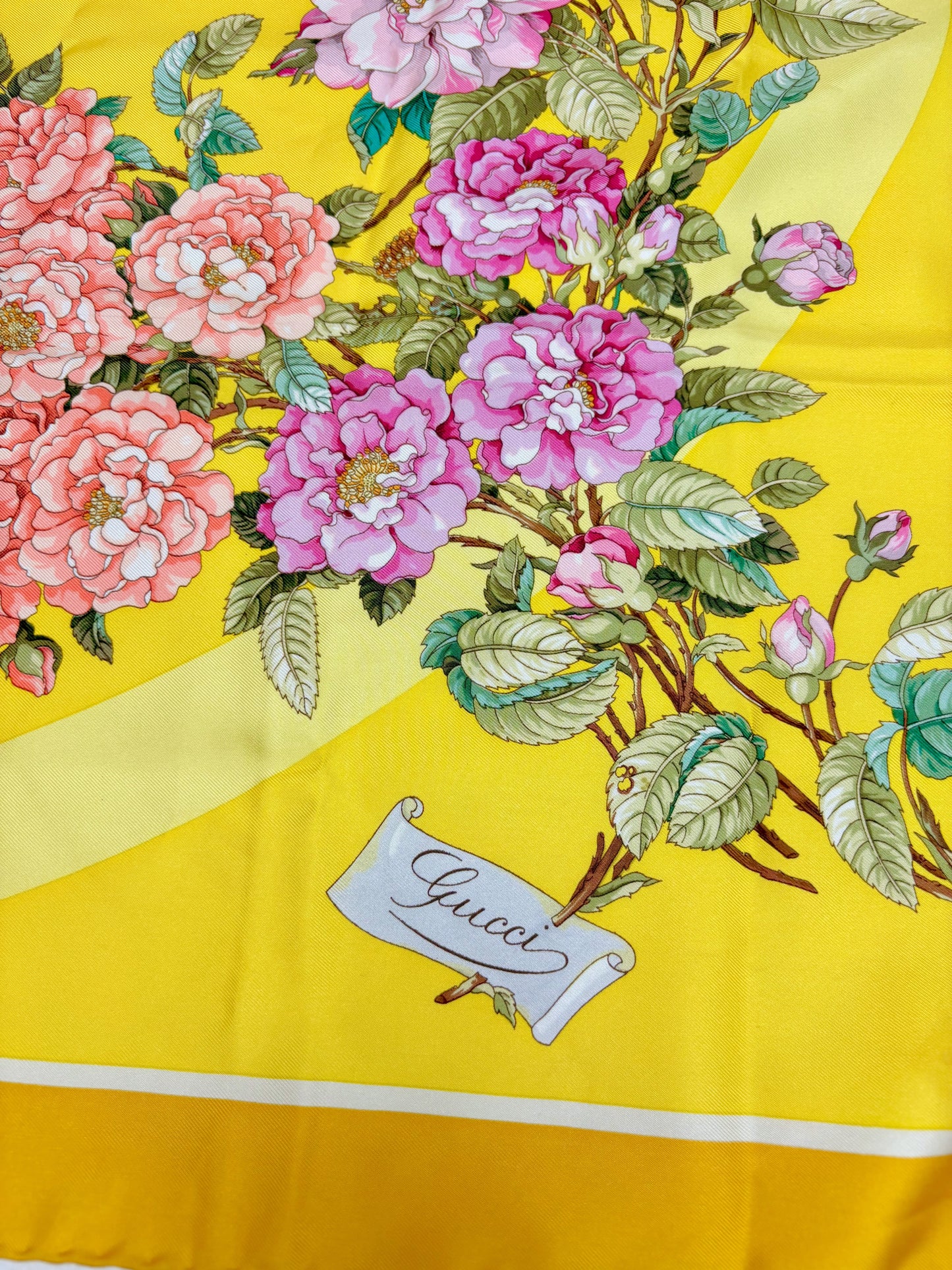 GUCCI Foulard Carré en Soie