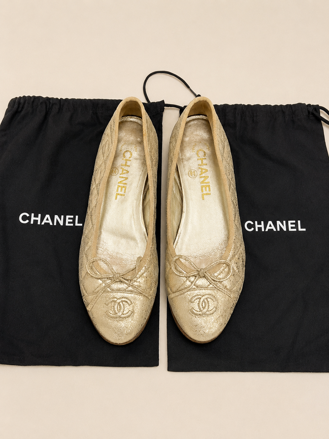 CHANEL Ballerines Cuir doré