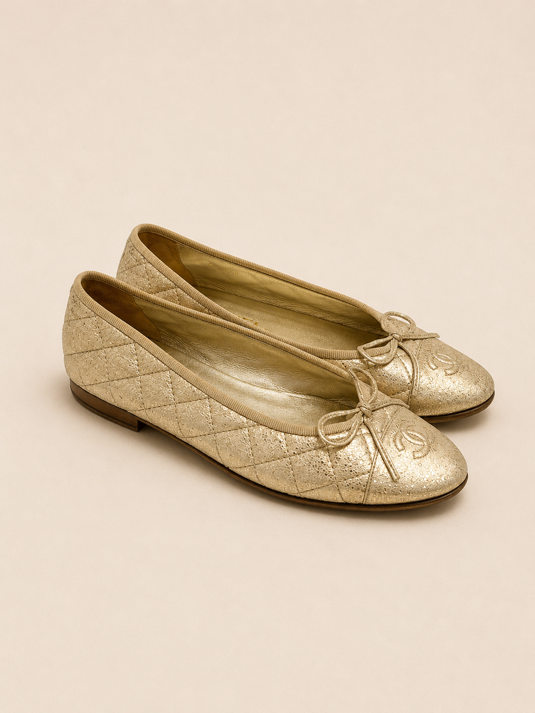 CHANEL Ballerines Cuir doré