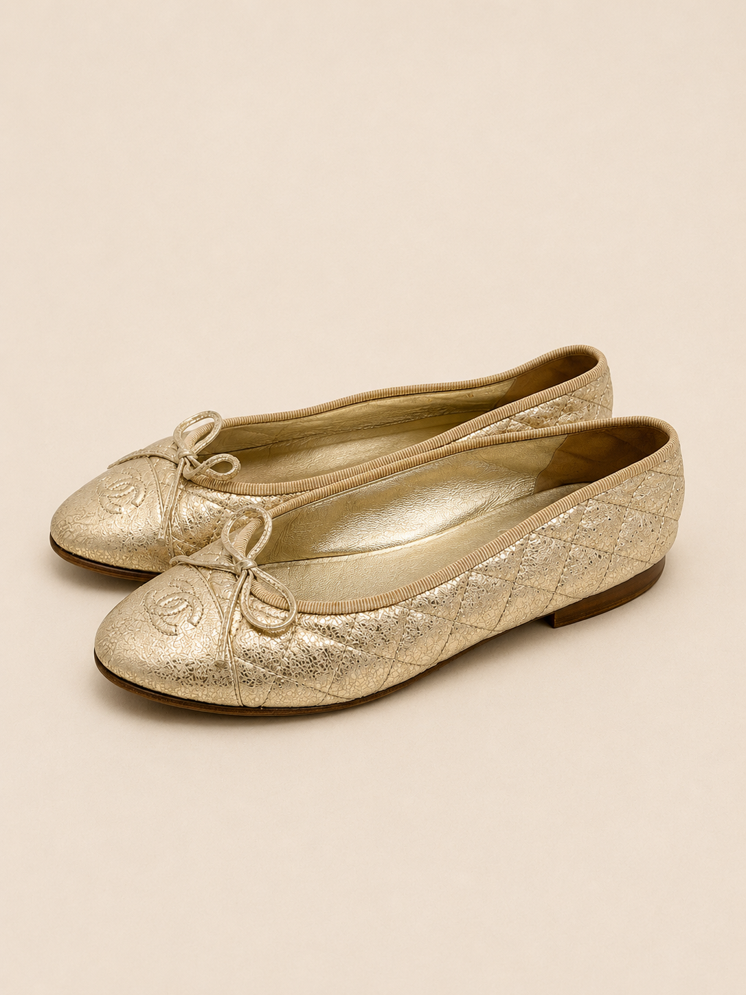 CHANEL Ballerines Cuir doré