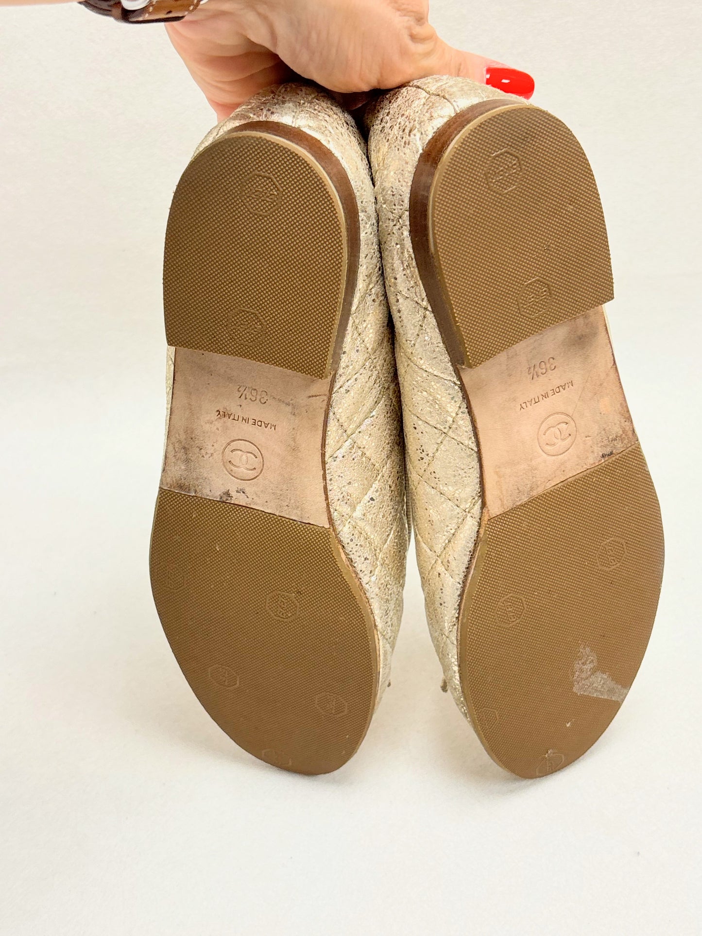 CHANEL Ballerines Cuir doré