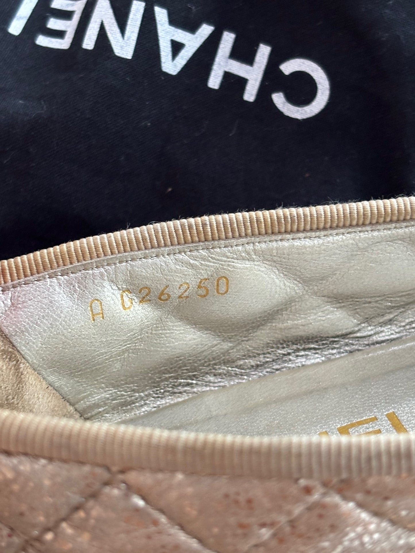 CHANEL Ballerines Cuir doré