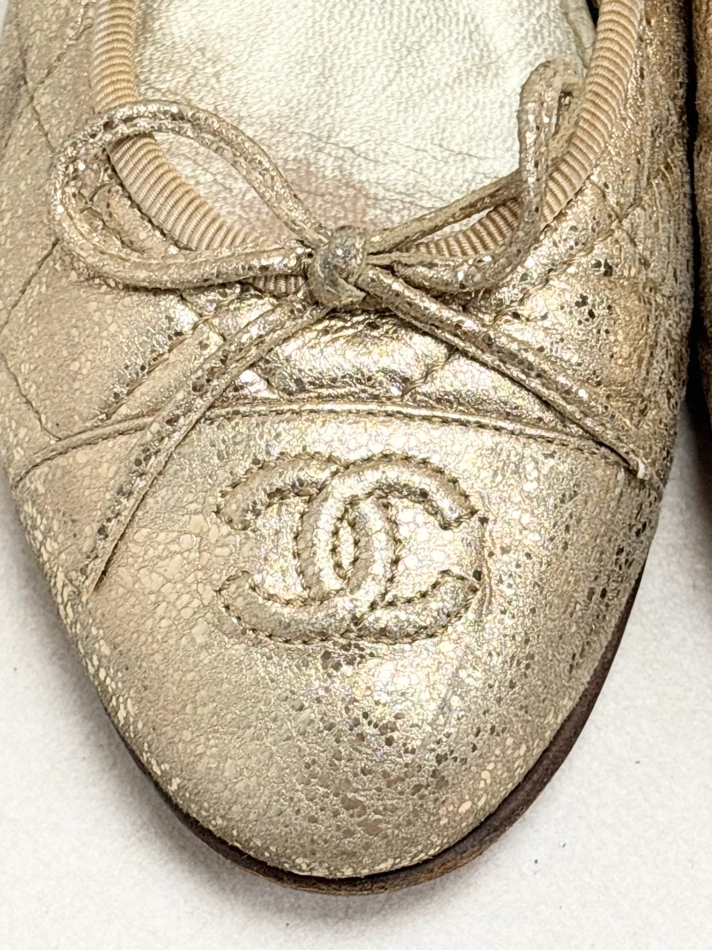 CHANEL Ballerines Cuir doré