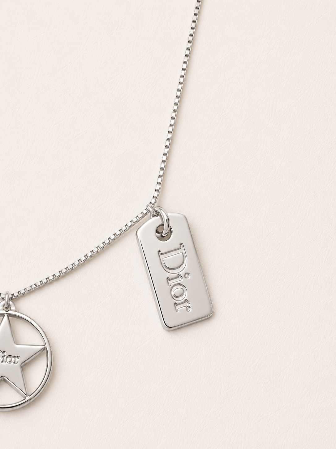 DIOR Collier Logo Charms