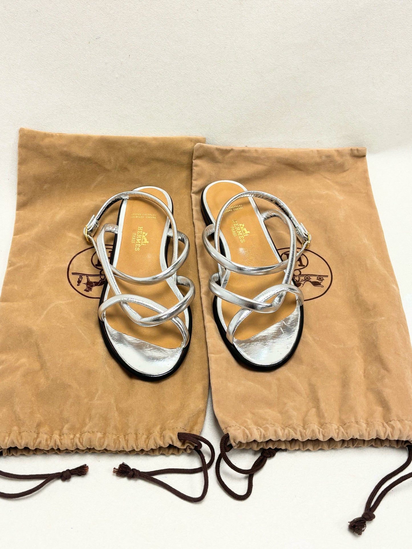 HERMÈS Sandales Cuir argent