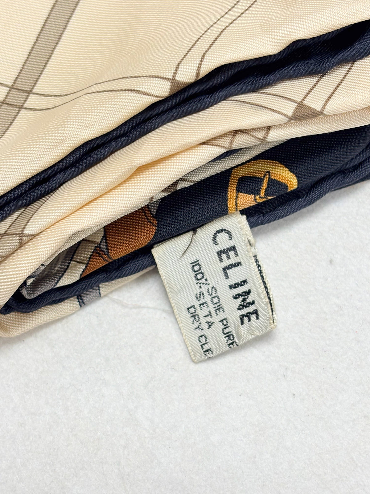 CELINE Foulard Carré en soie