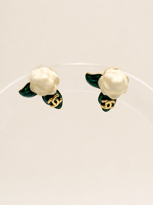CHANEL Boucles d'oreilles Camélia