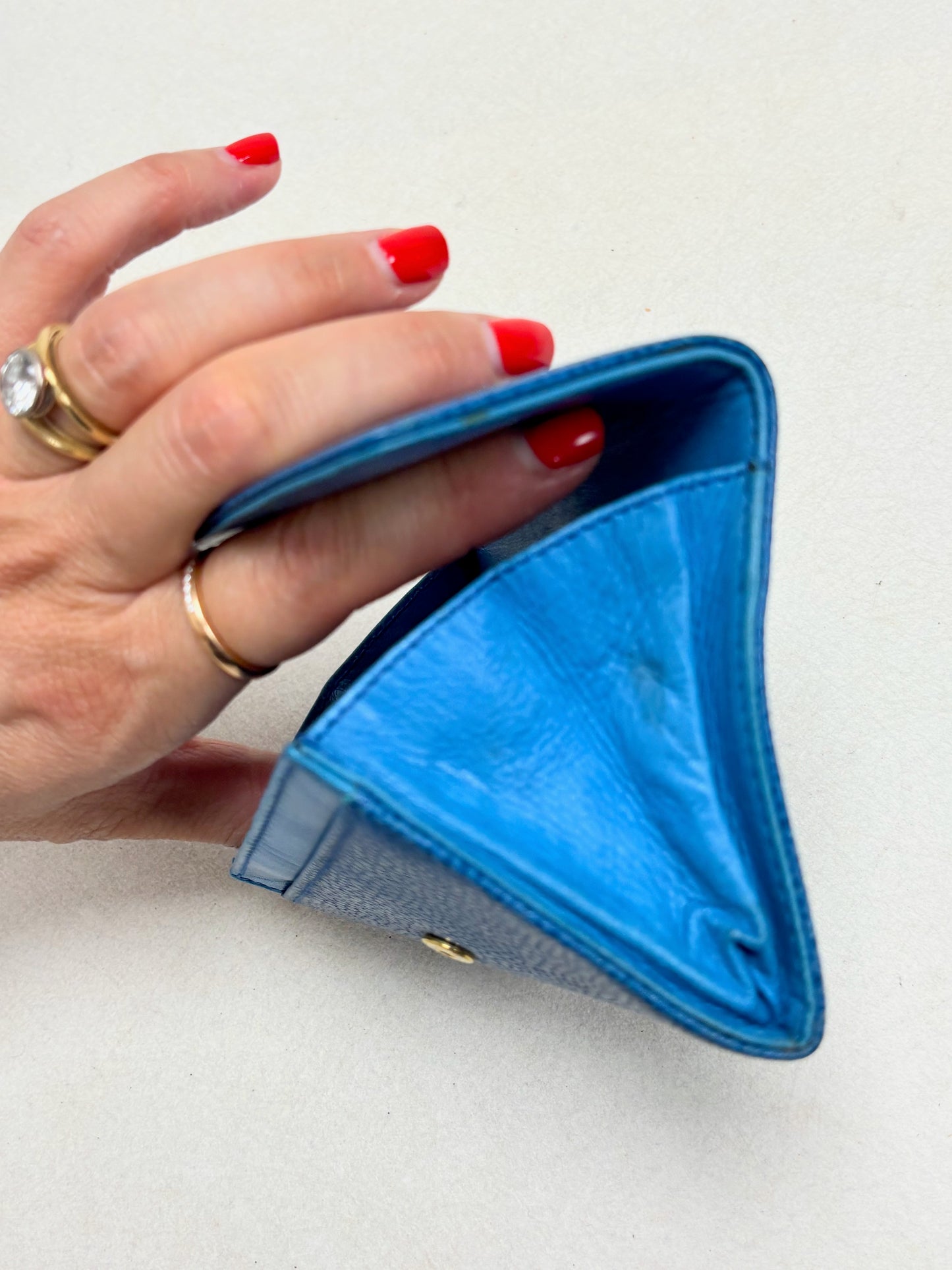 CHANEL Porte-Monnaie Cuir bleu