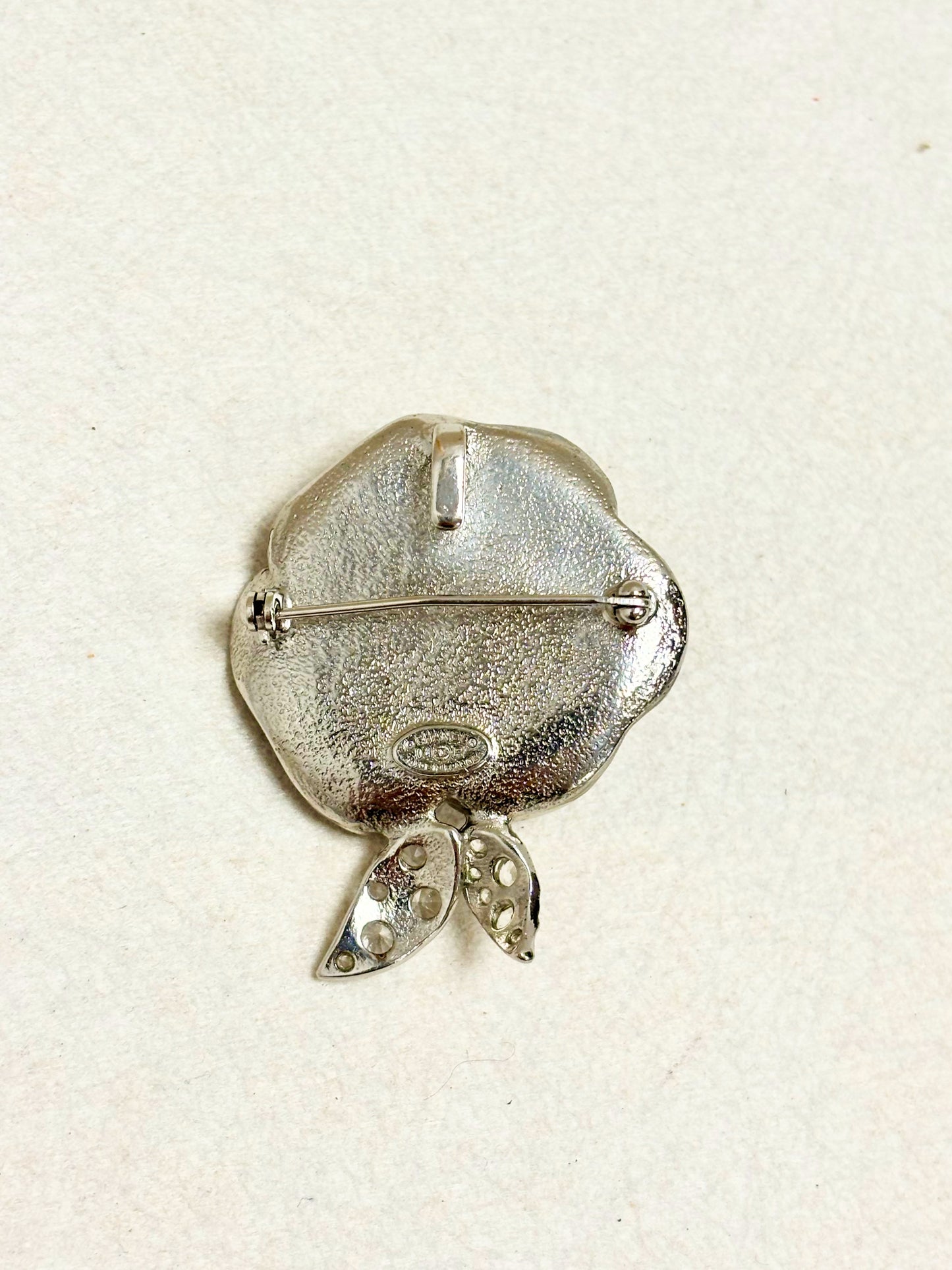 CHANEL Broche Camellia