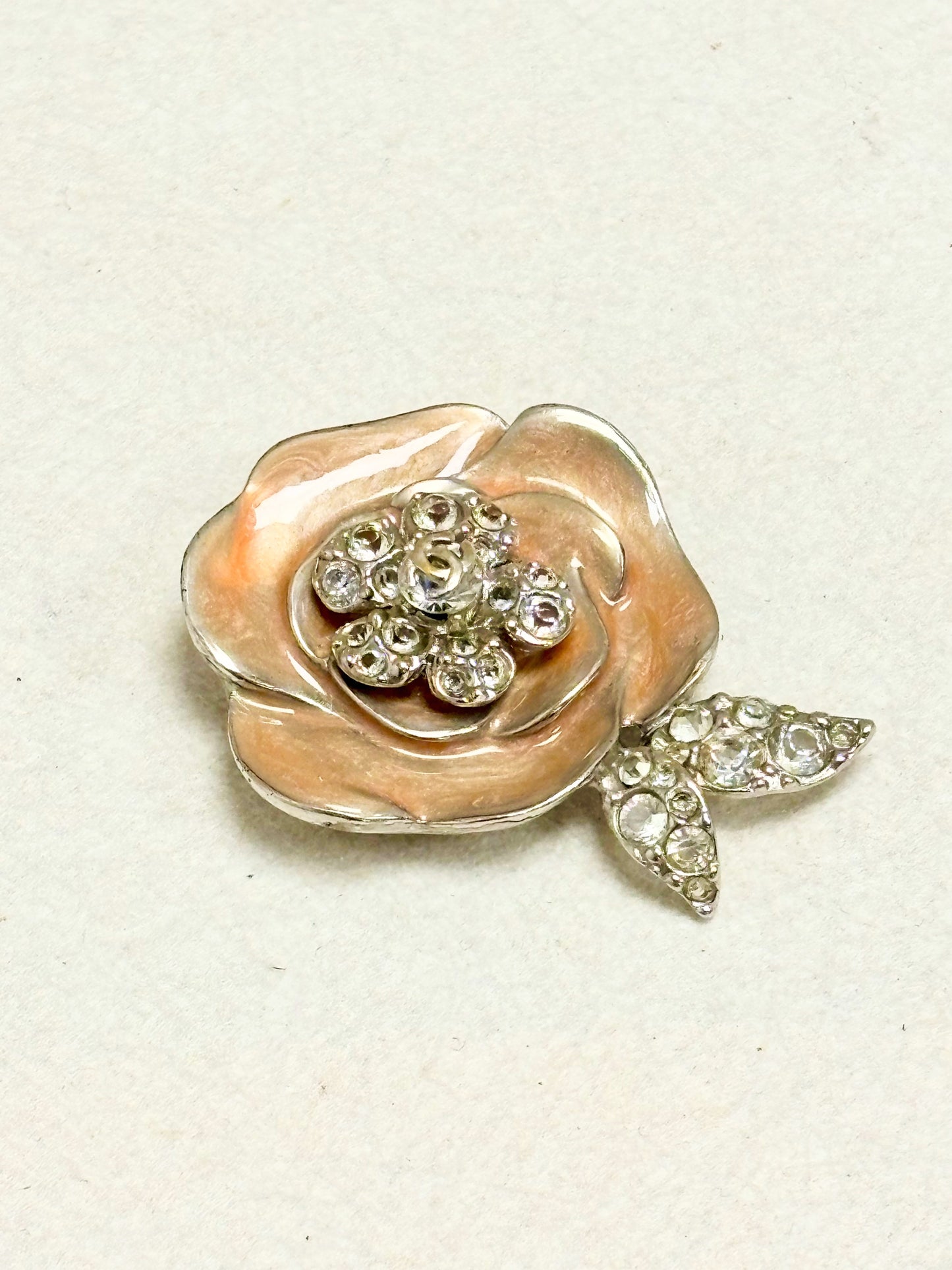 CHANEL Broche Camellia