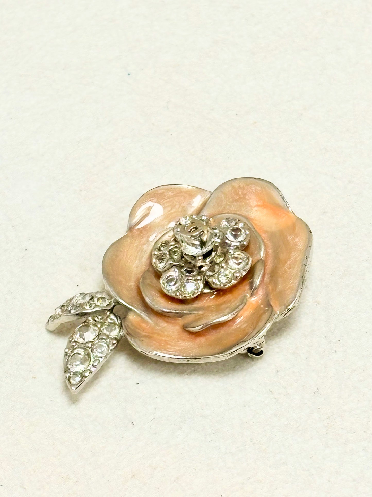 CHANEL Broche Camellia