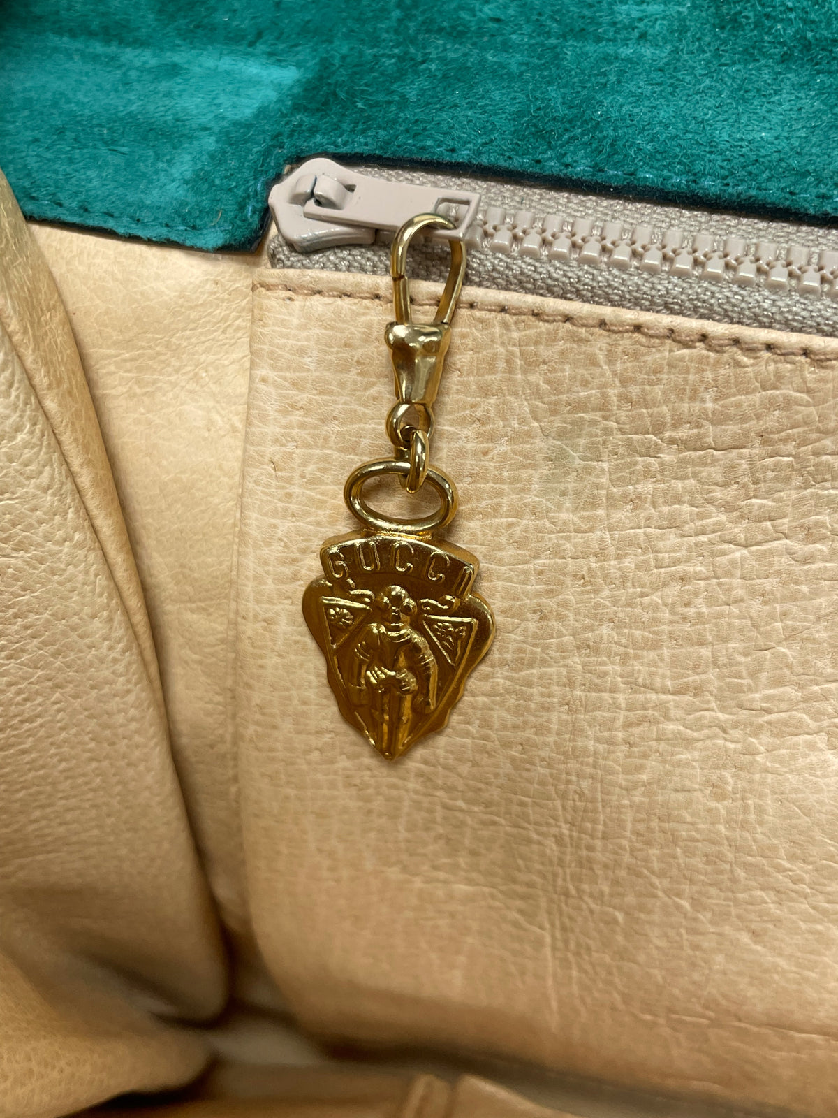 GUCCI Pochette Horbeit Veau Velours
