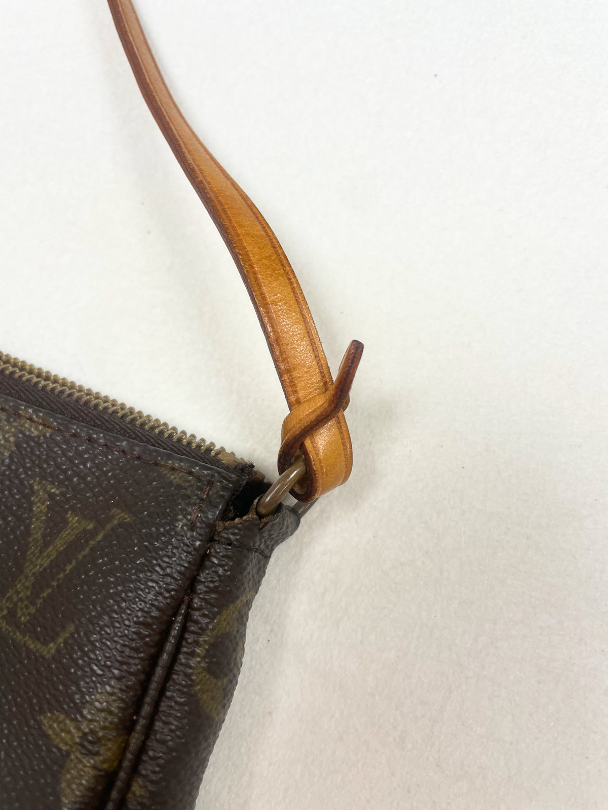 LOUIS VUITTON Pochette Accessoires
