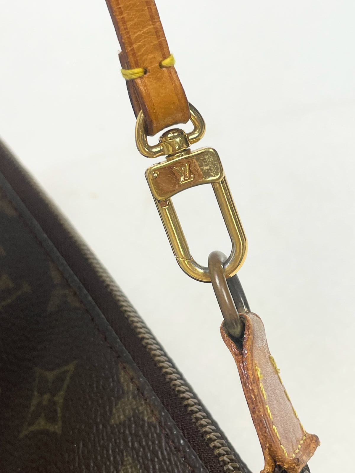 LOUIS VUITTON Pochette Accessoires